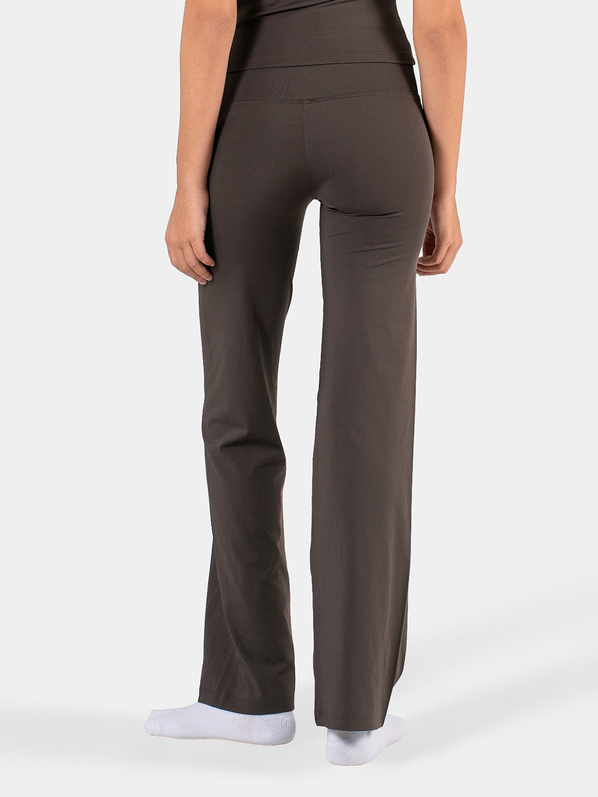 MOVE STRAIGHT LEG YOGA PANTS BROWN 4