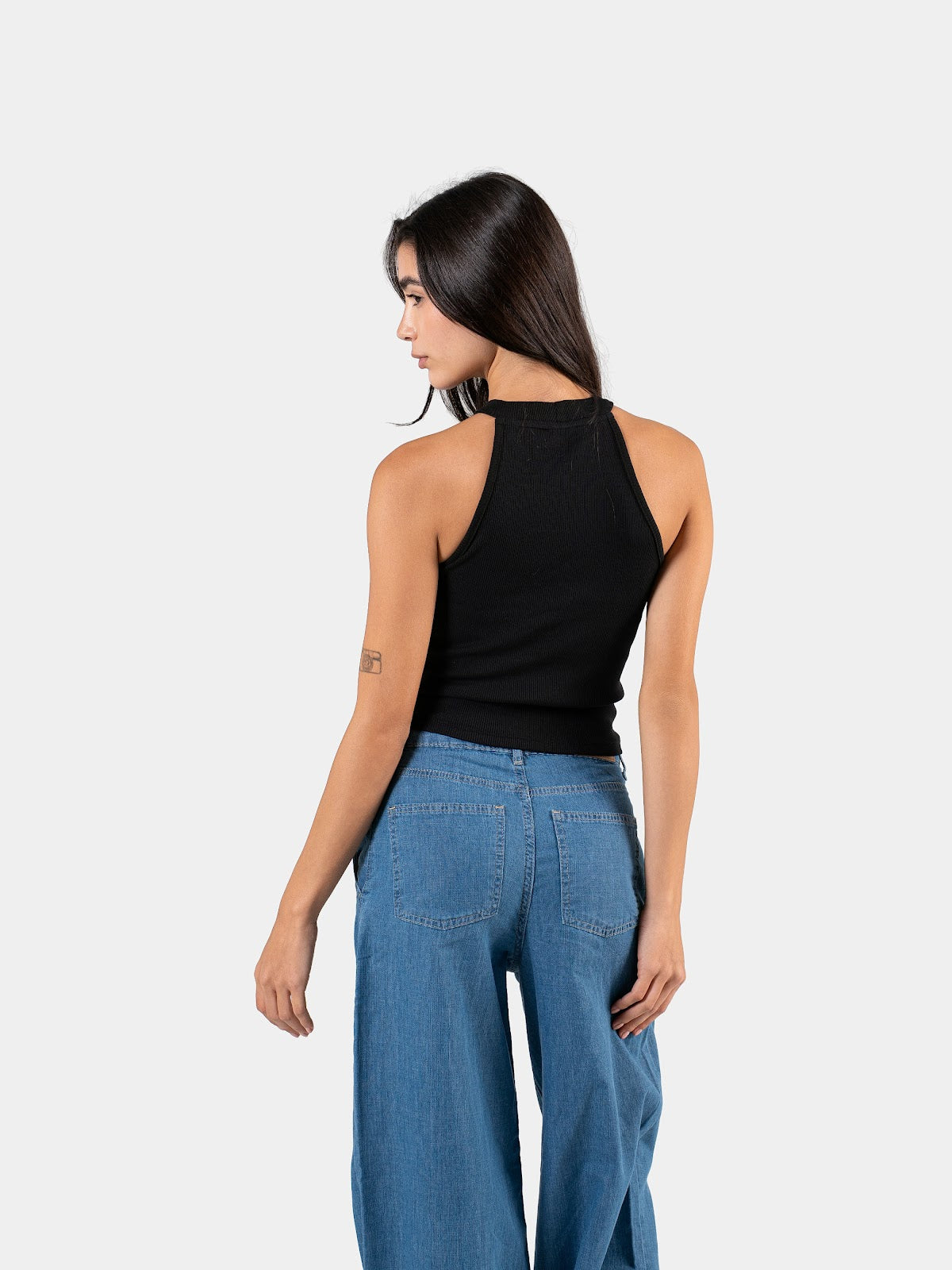 RIBBED HALTER TOP BLACK 5