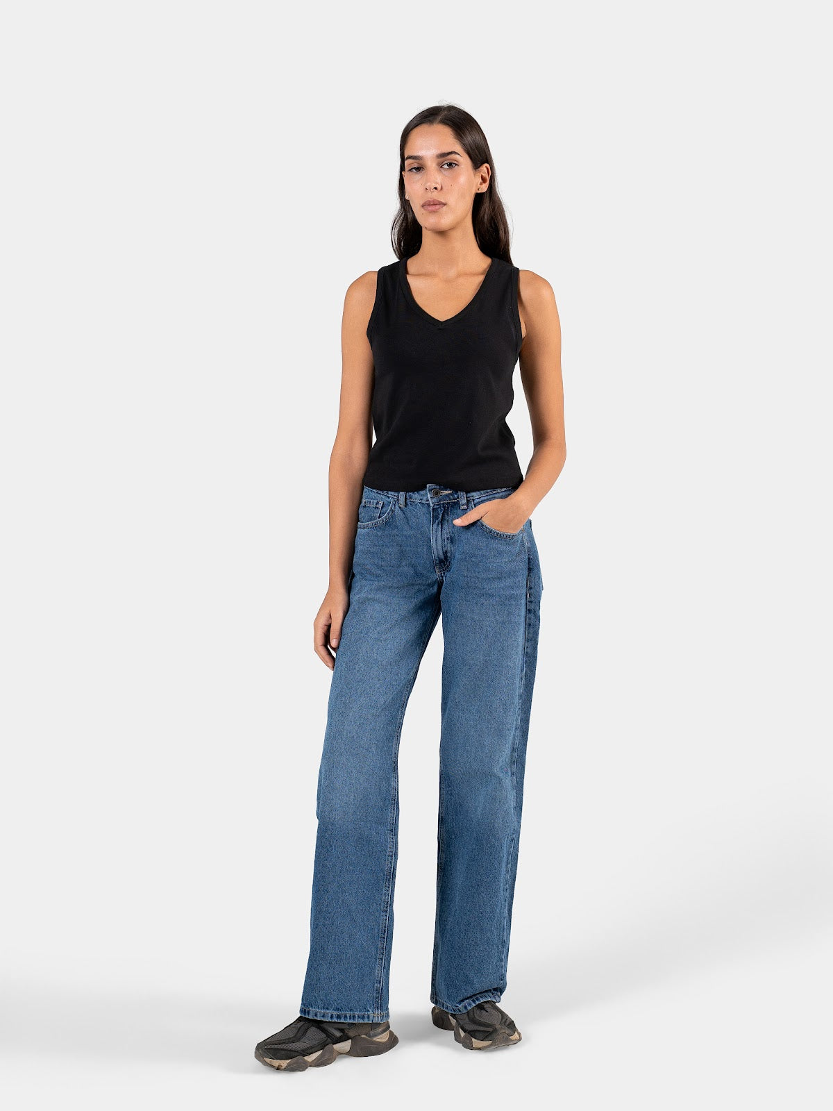 RELAXED V-NECK TANK TOP BLACK 5