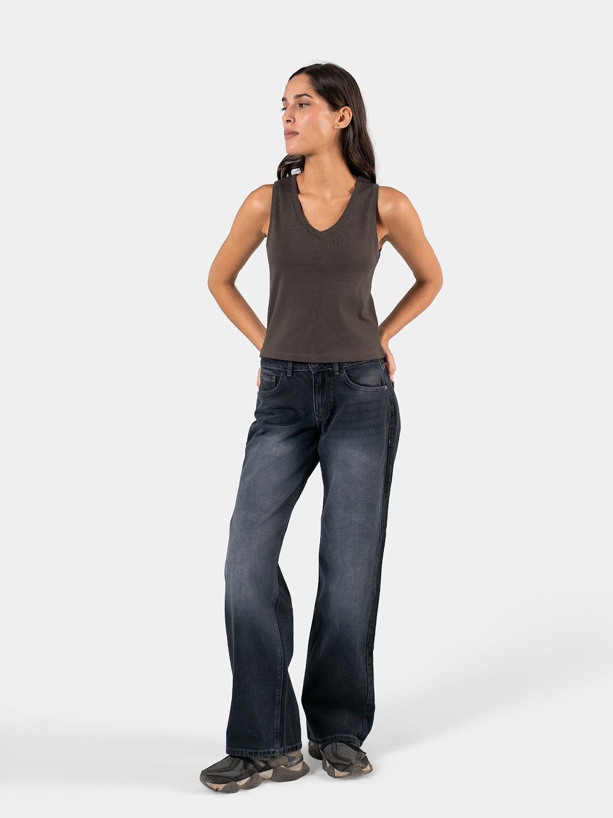 RELAXED V-NECK TANK TOP BROWN 1