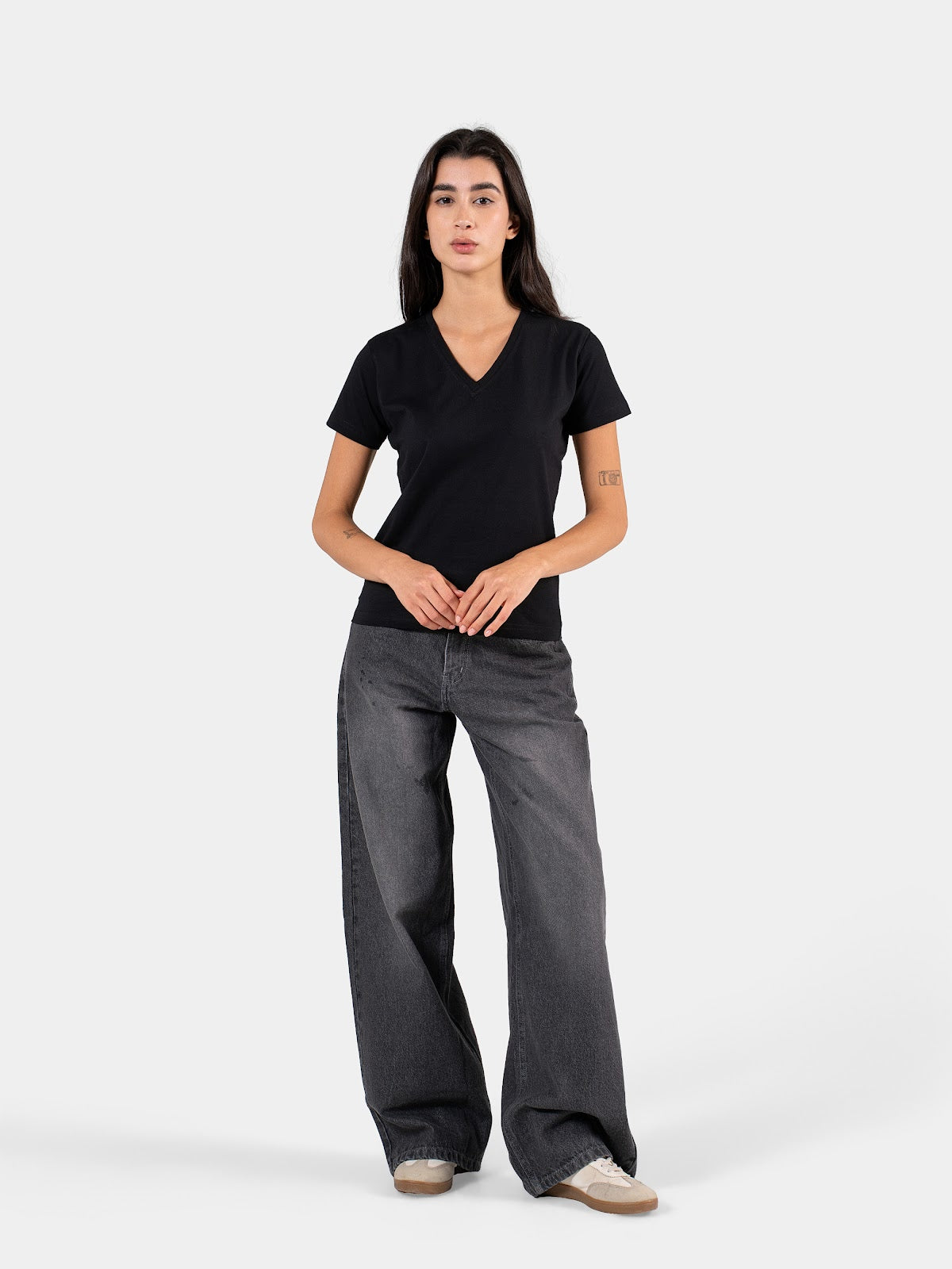 RELAXED FIT V-NECK TEE BLACK 1