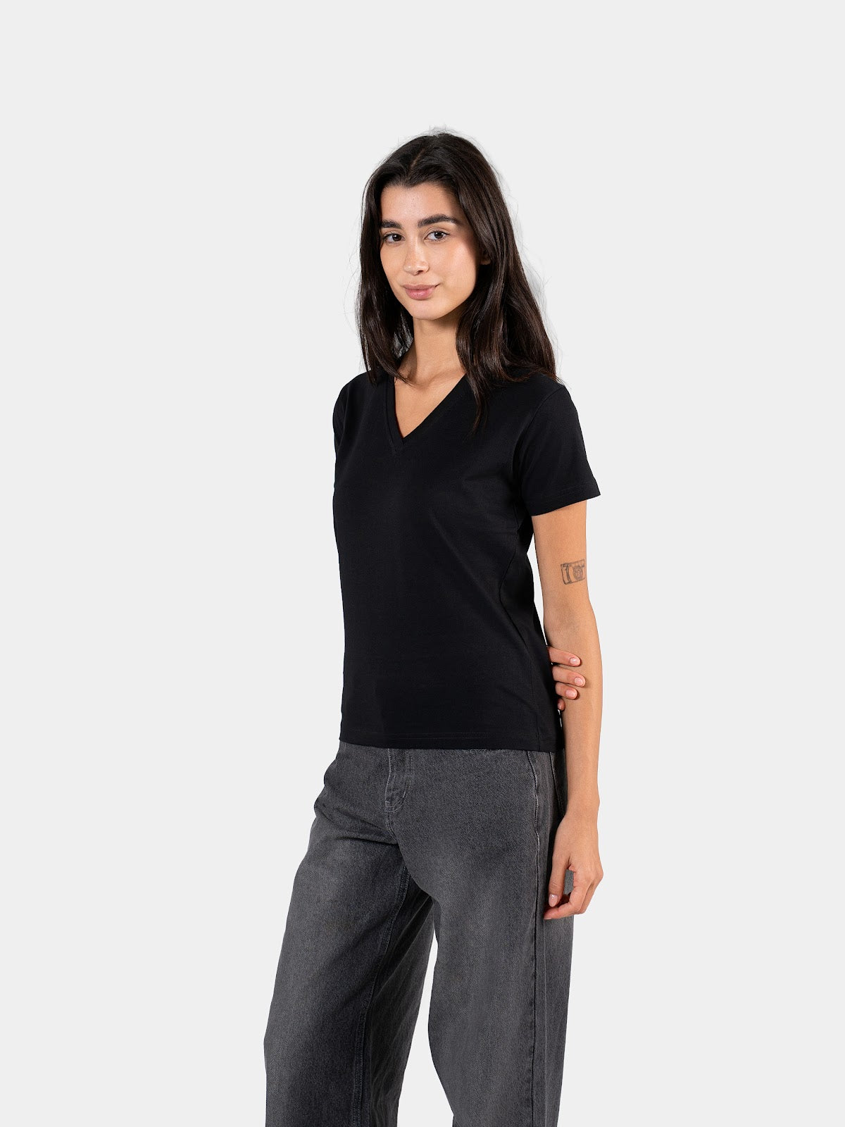 RELAXED FIT V-NECK TEE BLACK 4