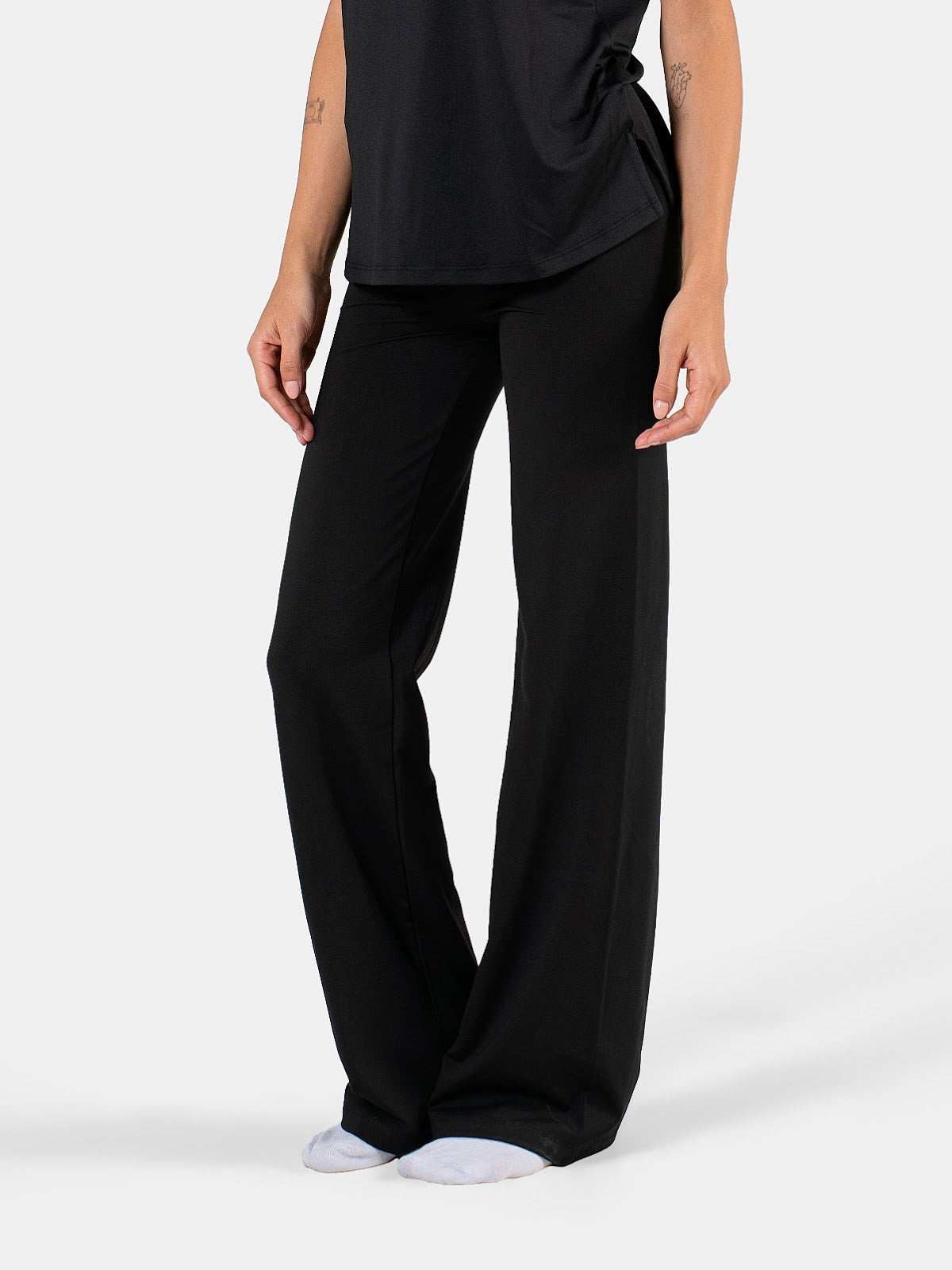MOVE STRAIGHT LEG YOGA PANTS BLACK 6