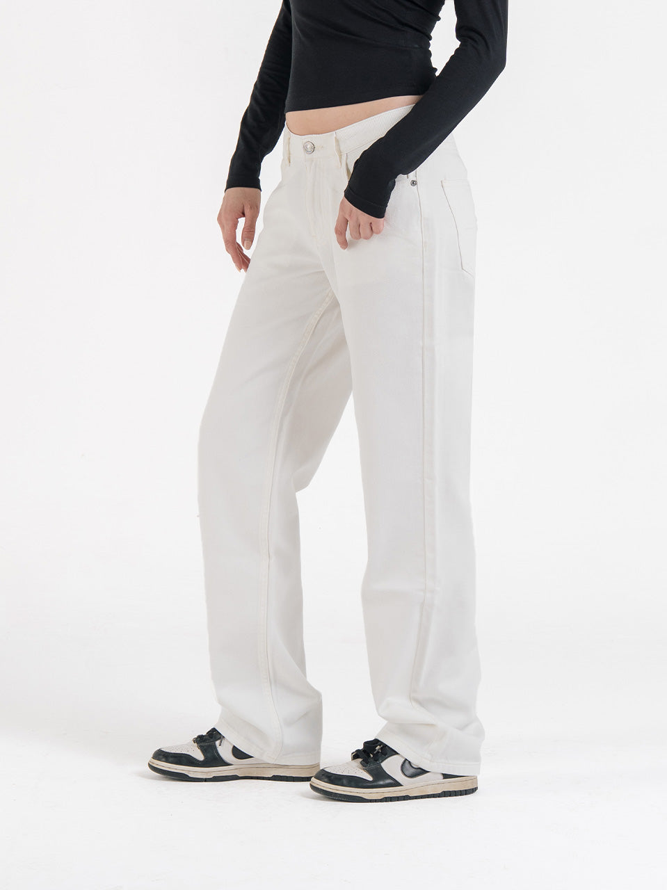 STRAIGHT JEANS