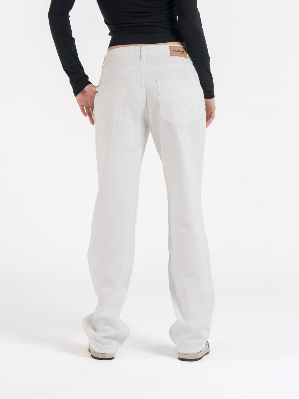 STRAIGHT JEANS