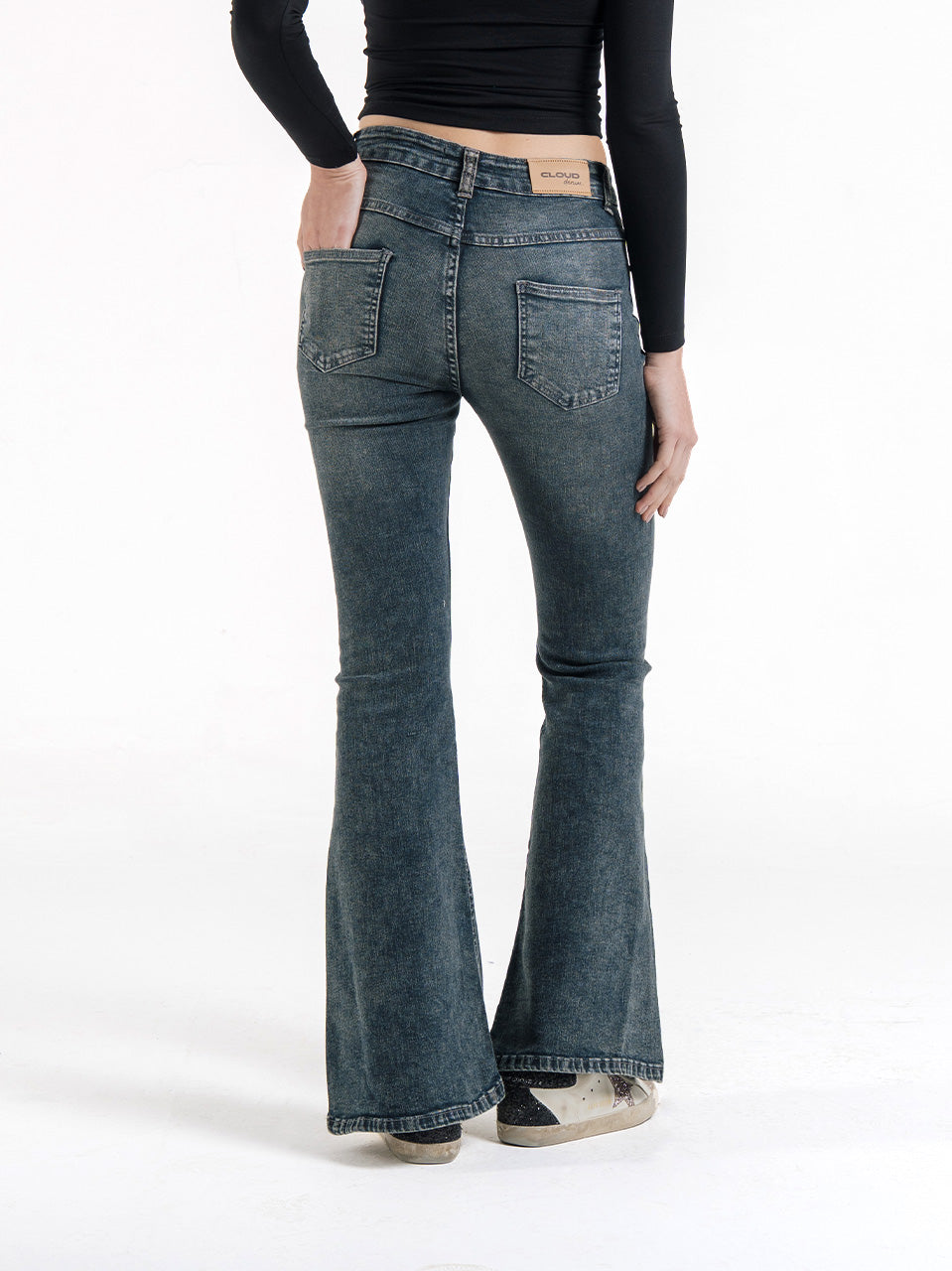 FLARE JEANS
