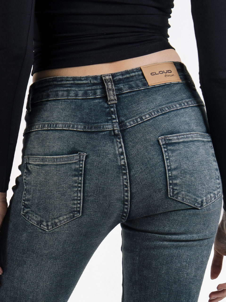FLARE JEANS