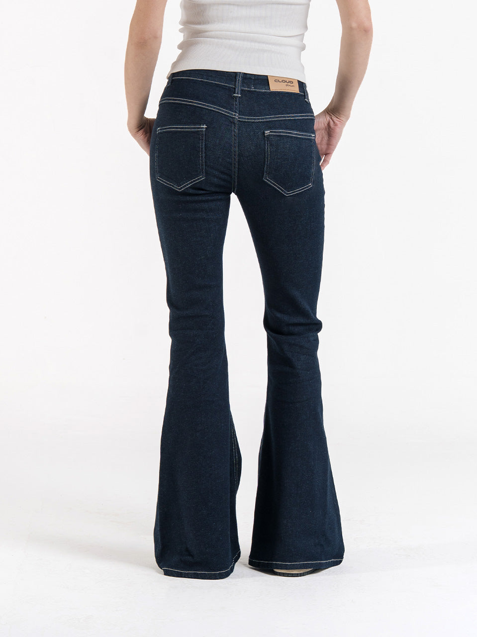 FLARE JEANS