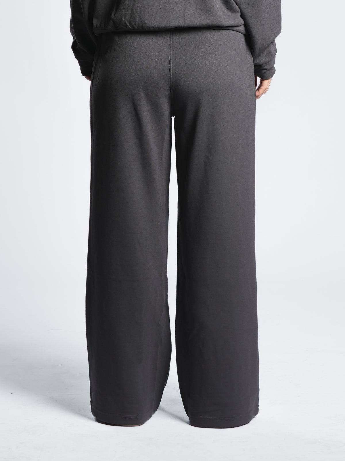 BREATHABLE WIDE LEG PANTS