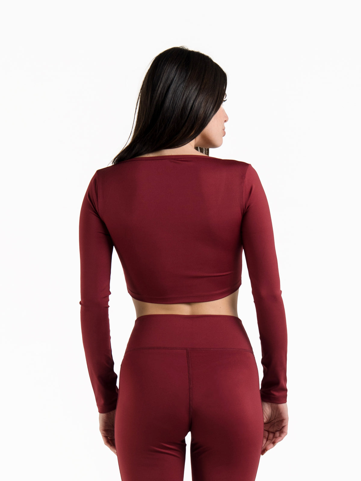 MOVE SQUARED NECK LONG SLEEVE CROPPED TOP