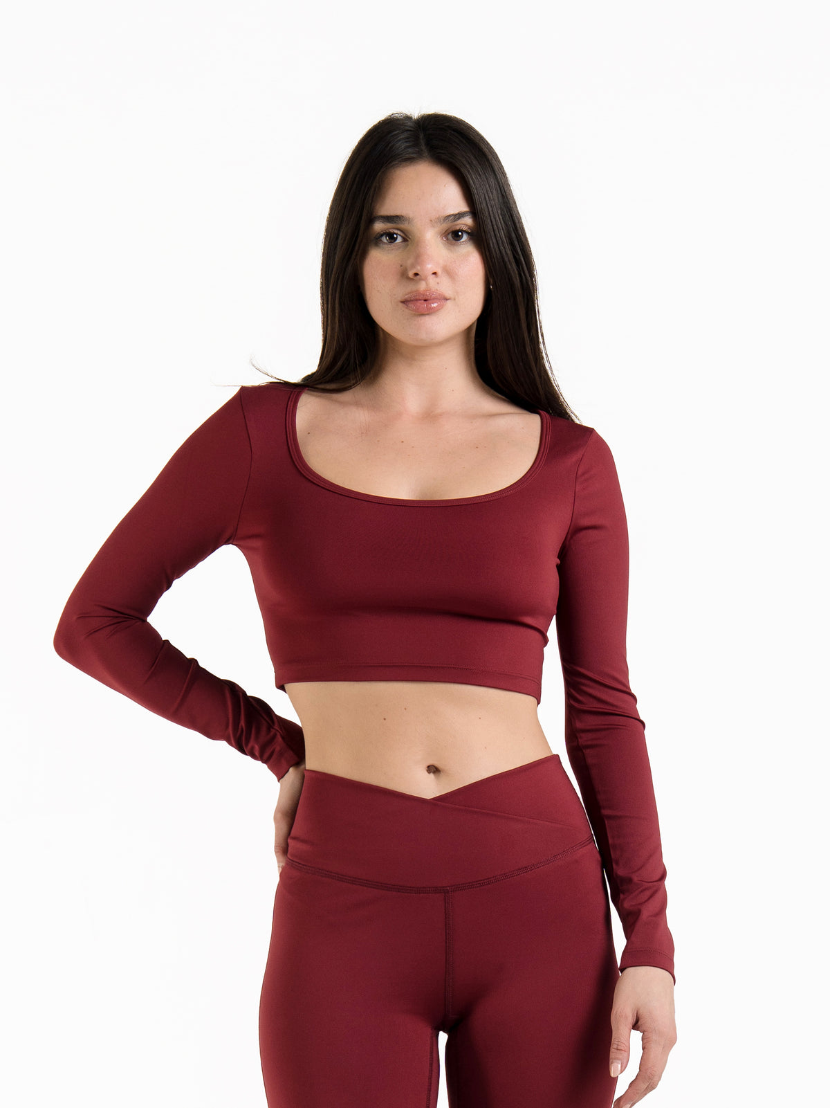 MOVE SQUARED NECK LONG SLEEVE CROPPED TOP