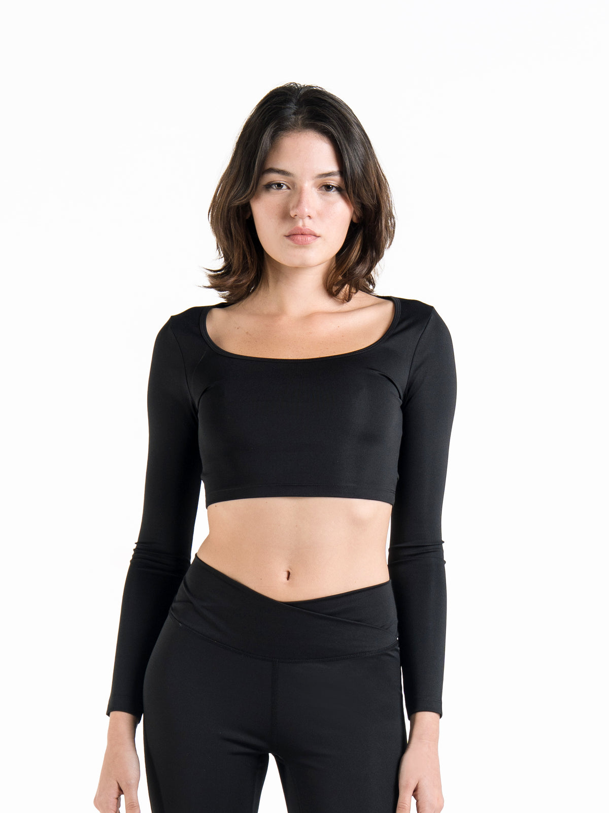MOVE SQUARED NECK LONG SLEEVE CROPPED TOP