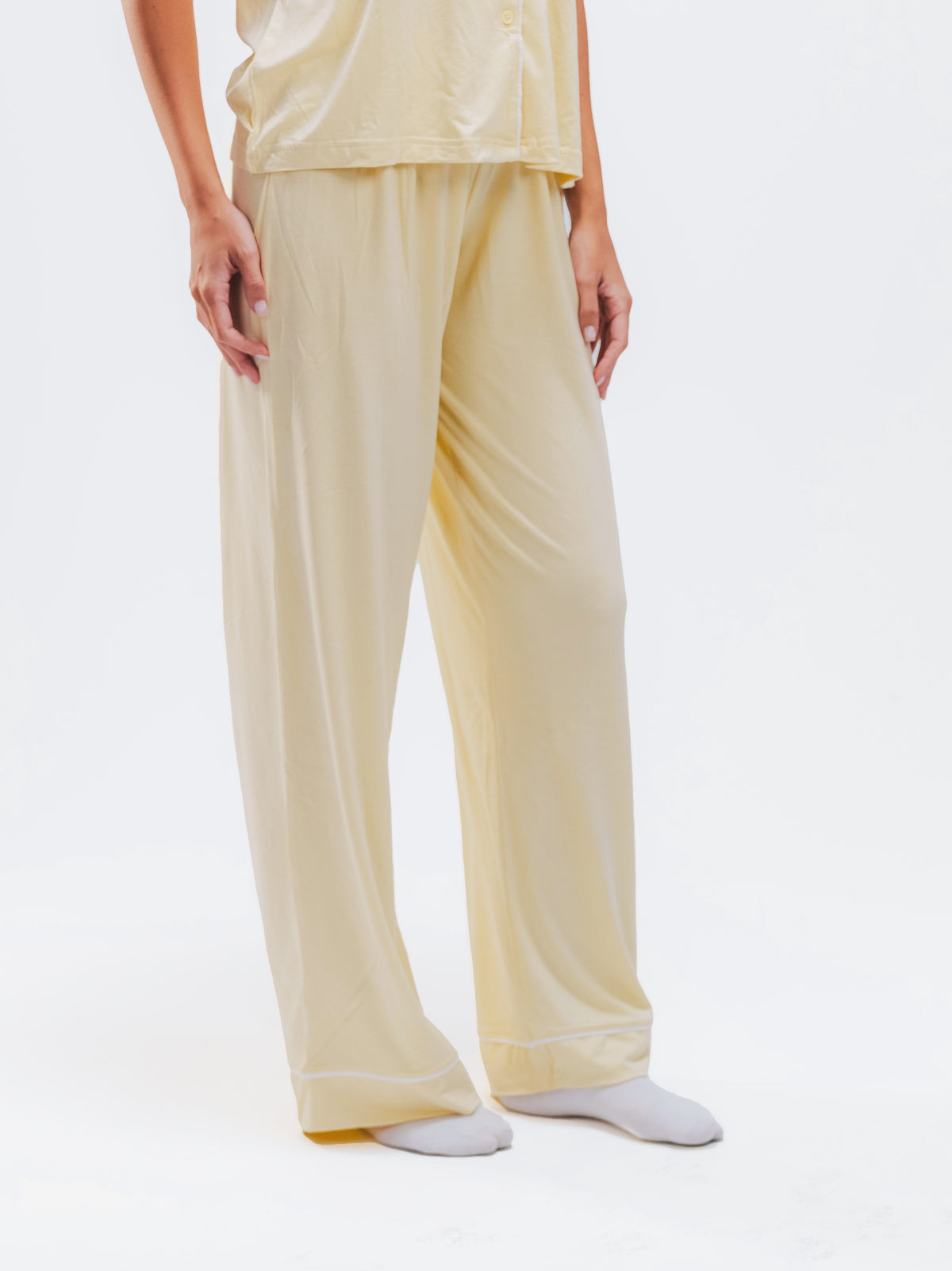 PIPED SHORT SLEEVE & PANTS SET