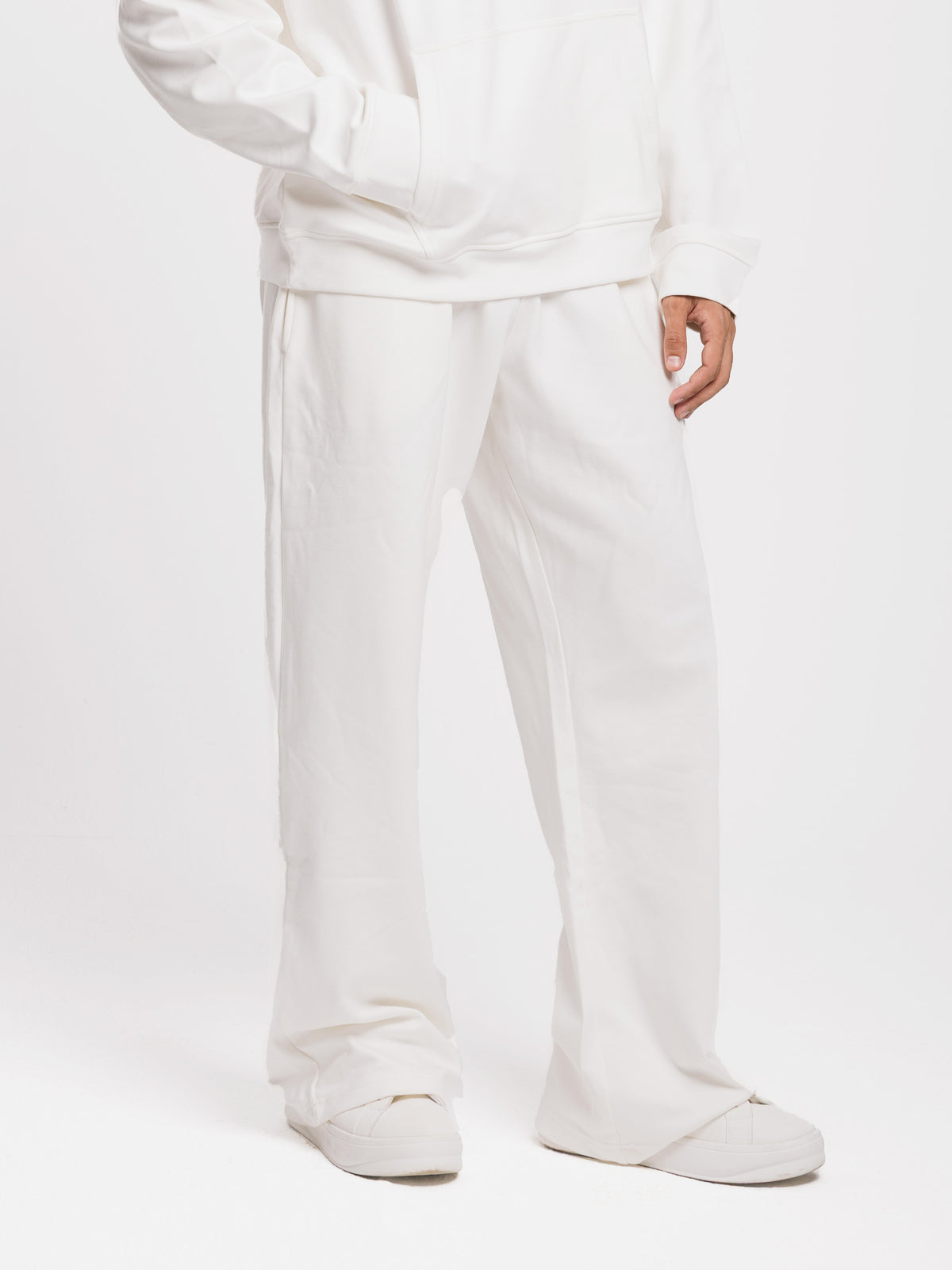 COMFORT+ STRAIGHT LEG SWEATPANTS