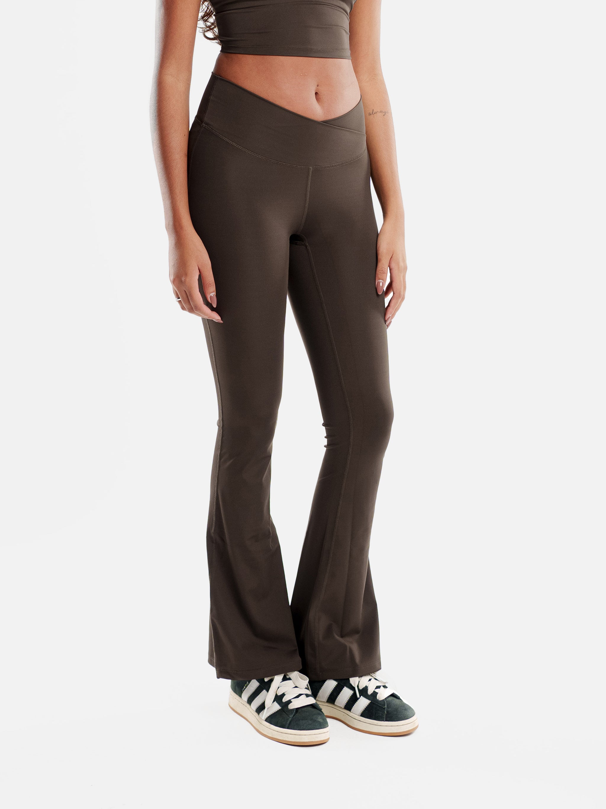 BROWN MOVE CROSSOVER YOGA PANTS