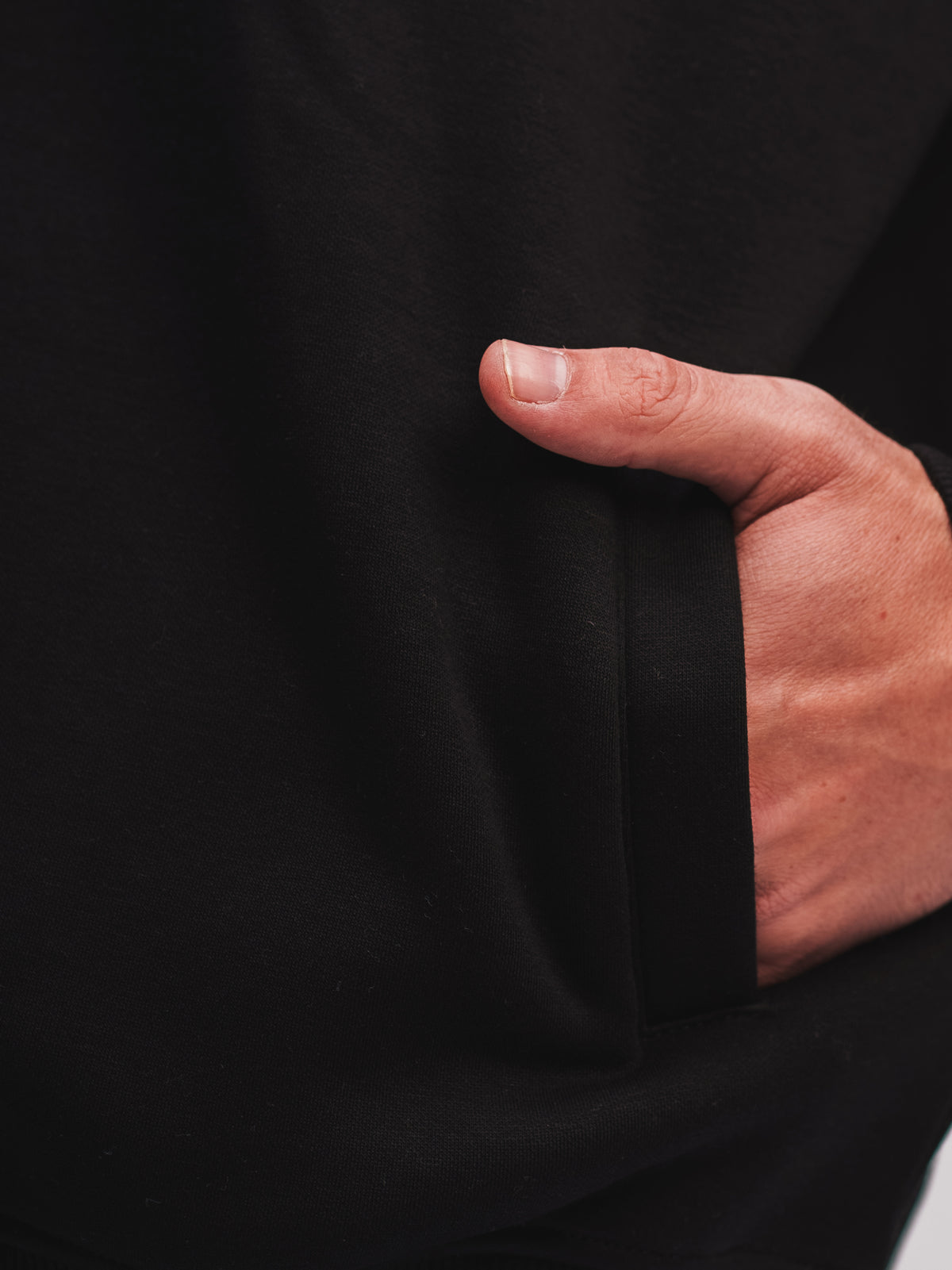 QUARTER ZIP