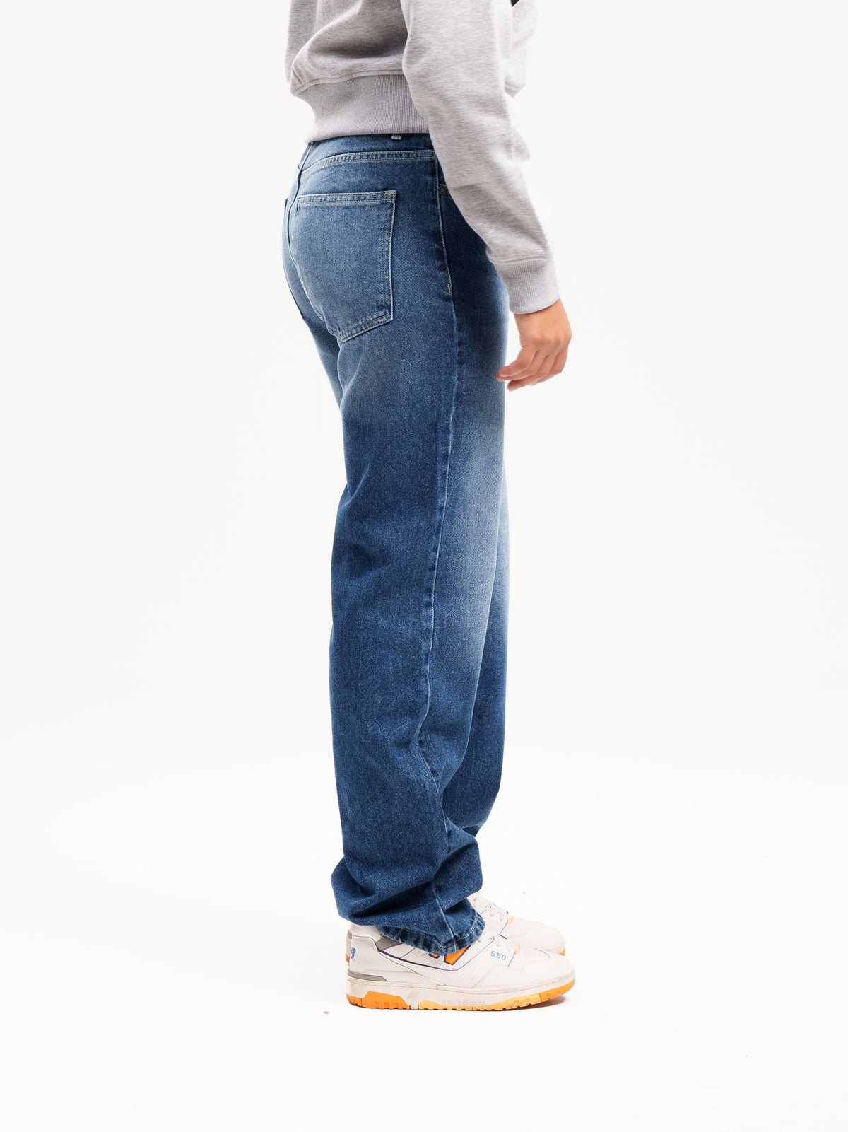 STRAIGHT JEANS