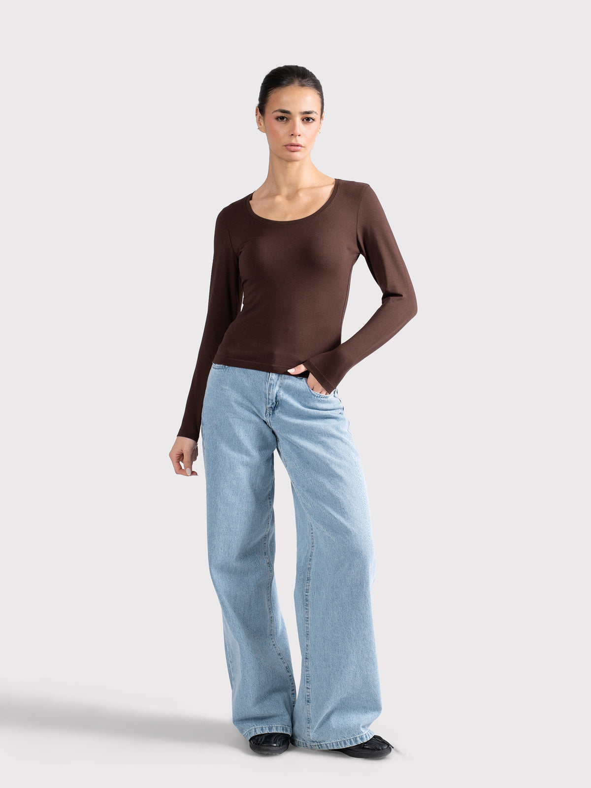 U-SHAPED LONG SLEEVE TOP BROWN