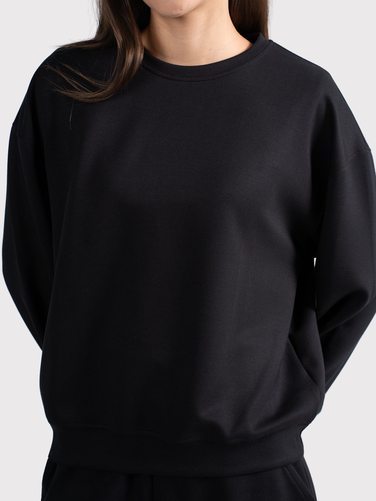 BREATHABLE CREWNECK BLACK