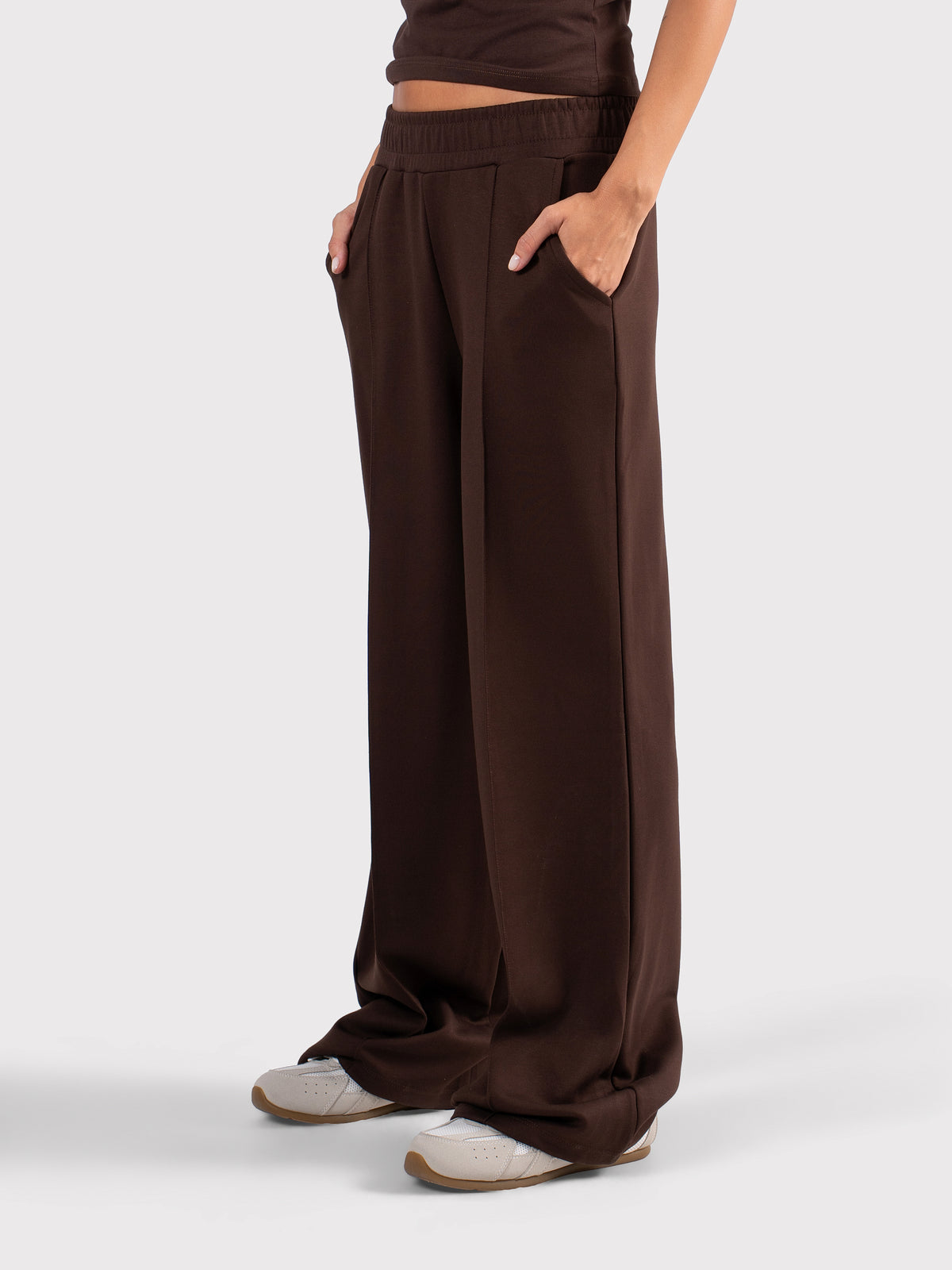BREATHABLE PLEATED WIDE LEG PANTS BROWN
