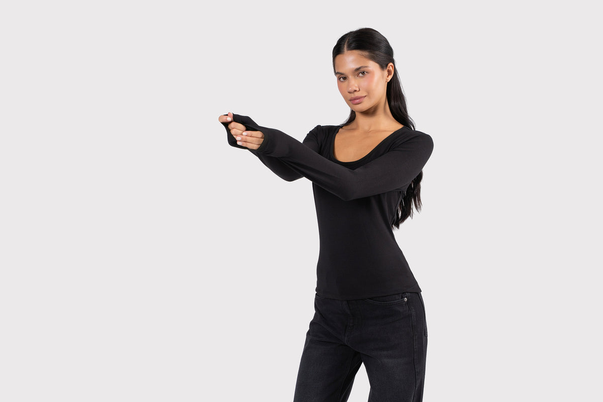 U-SHAPED LONG SLEEVE TOP BLACK