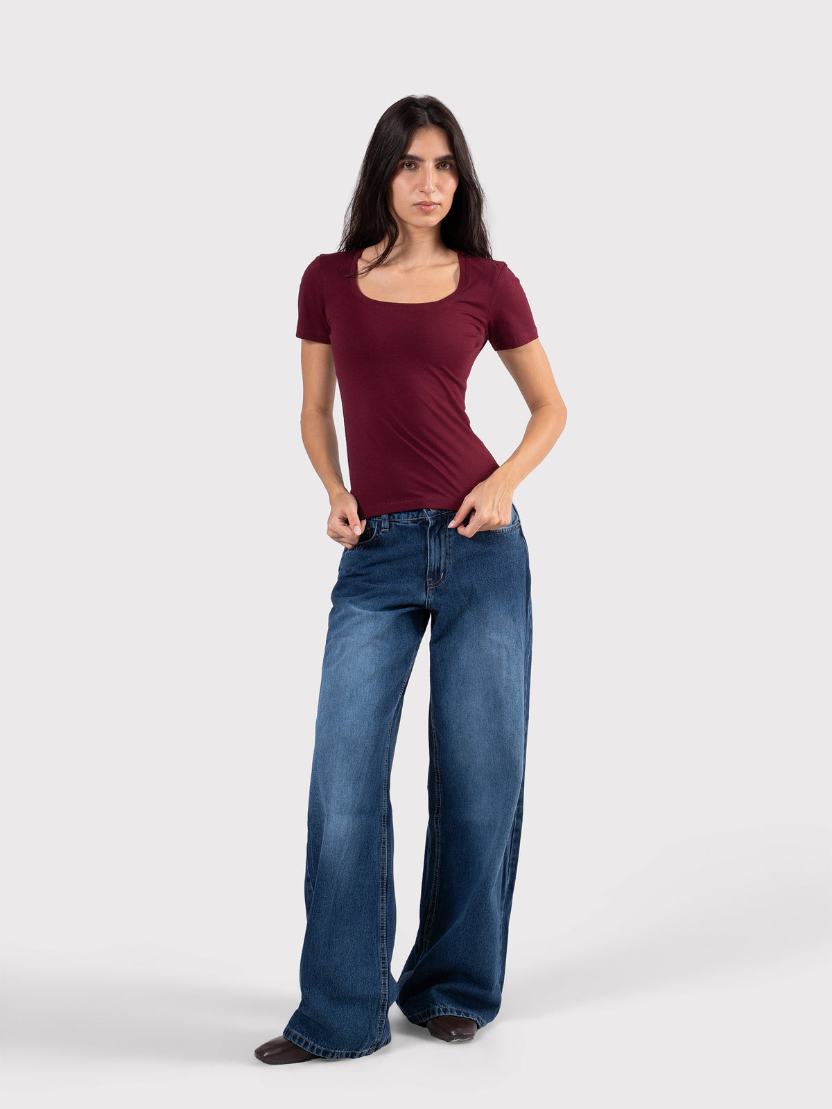 U-SHAPED SHORT SLEEVE BURGUNDY