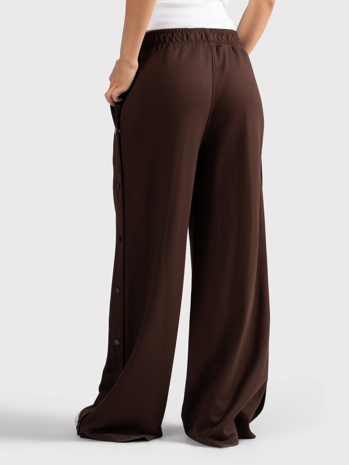 BREATHABLE SNAP PANTS - BROWN