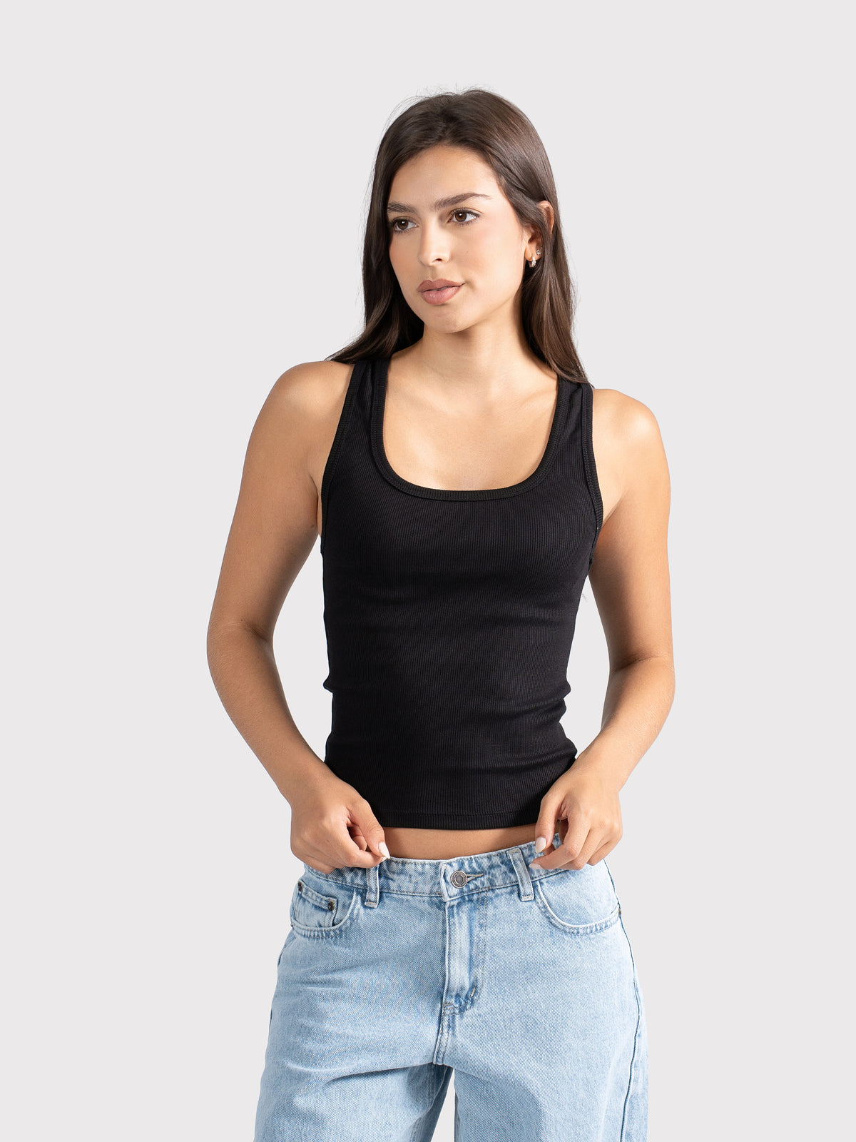 U-SHAPED TANK TOP BLACK