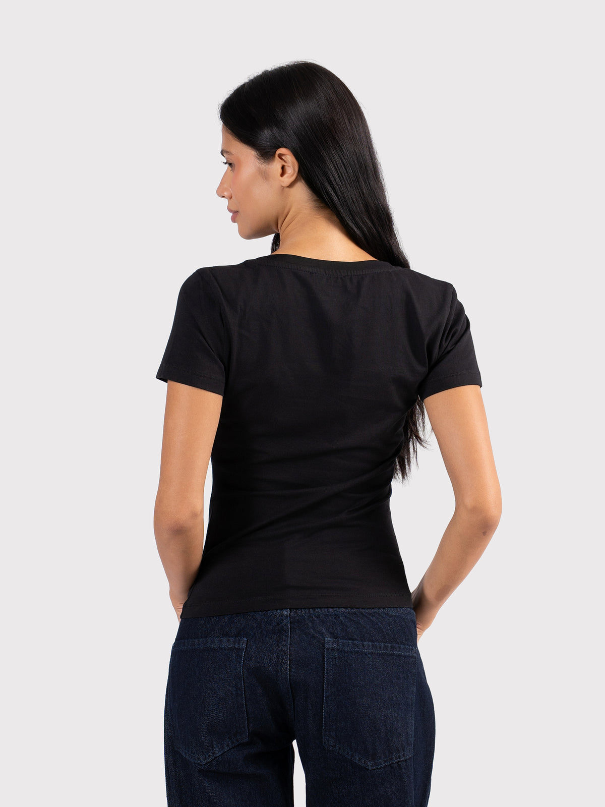U-SHAPED SHORT SLEEVE BLACK