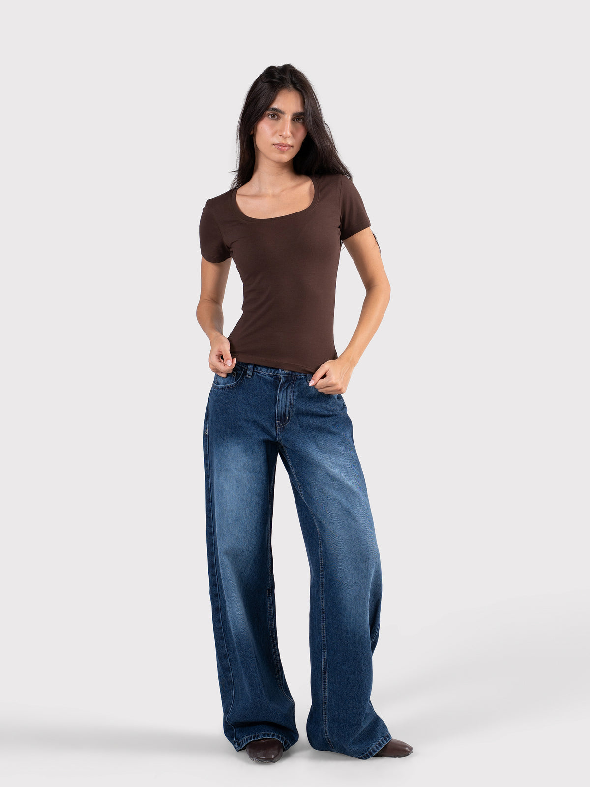 U-SHAPED SHORT SLEEVE BROWN