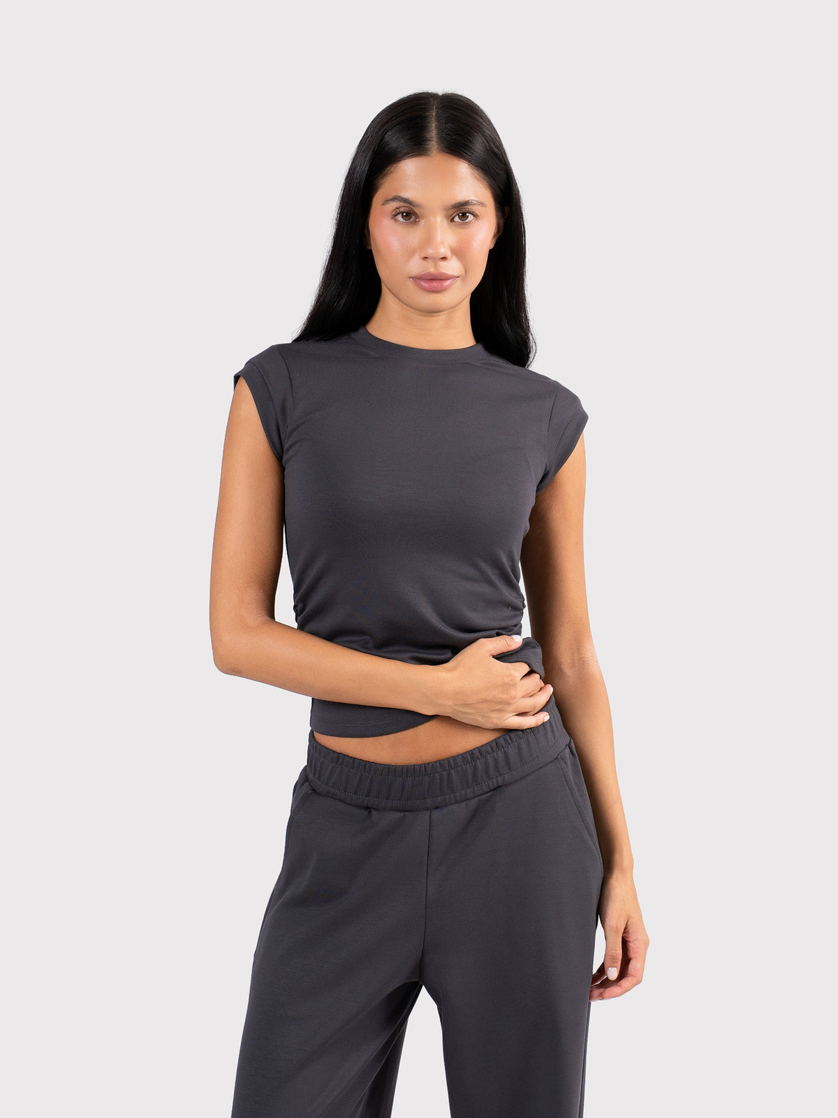 BREATHABLE CINCH TEE - GREY