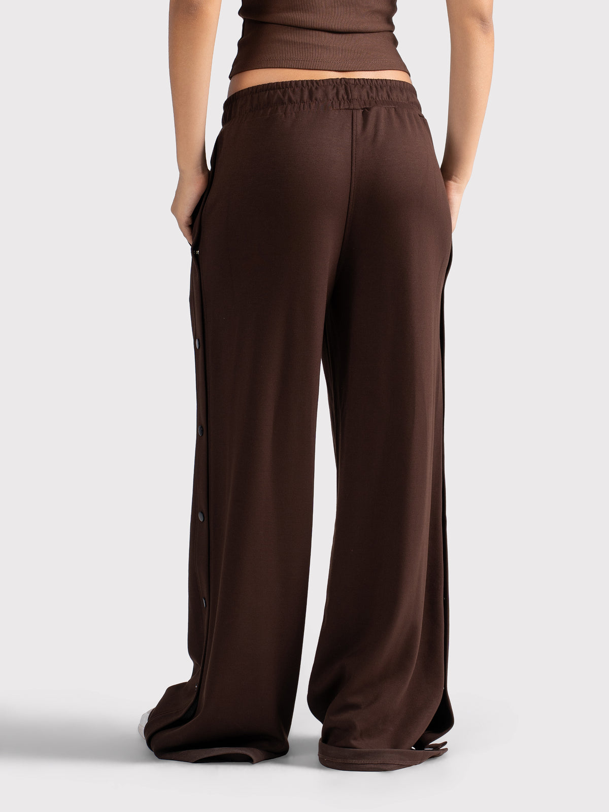 BREATHABLE SNAP PANTS - BROWN