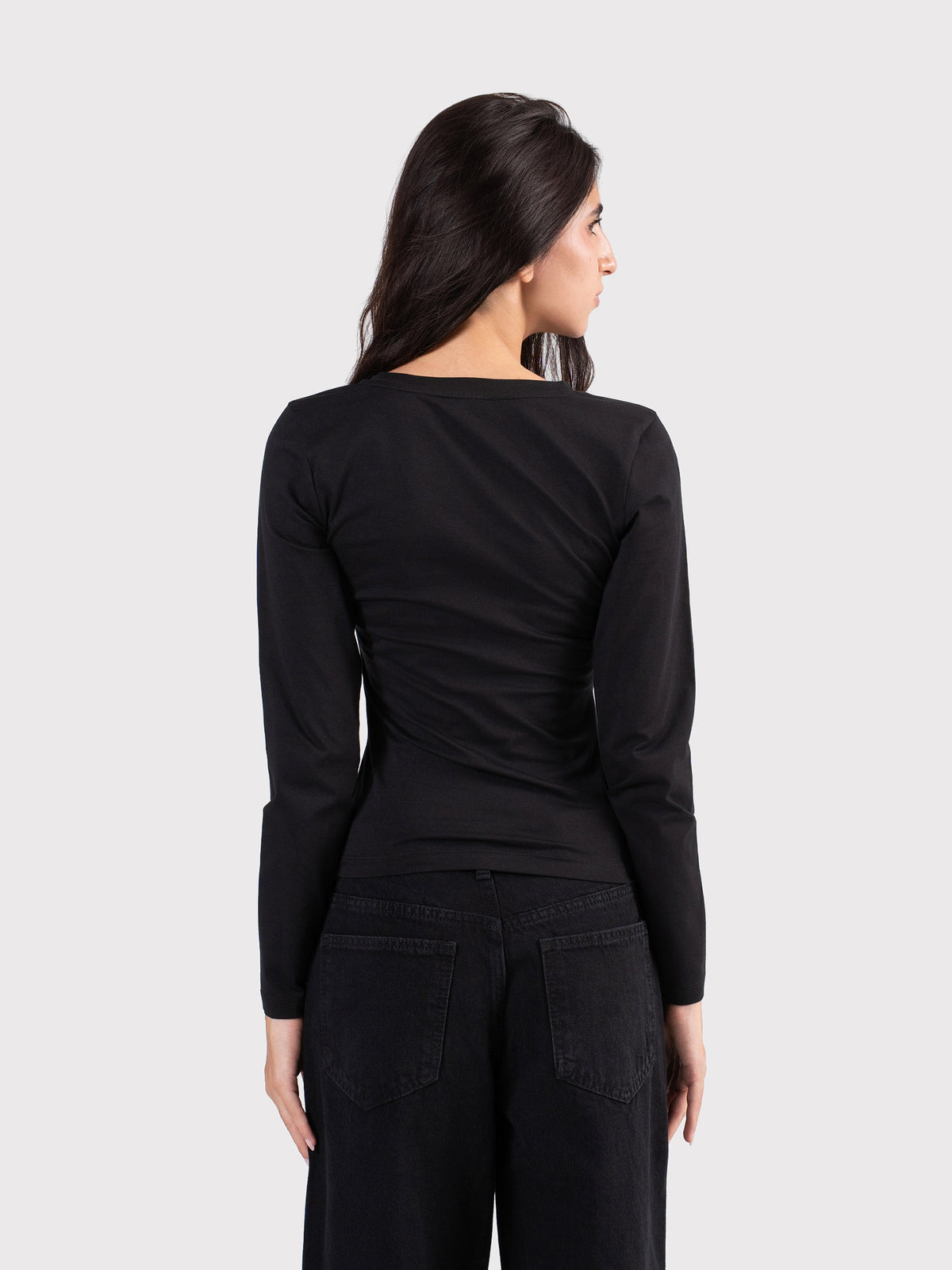 V-NECK LONG SLEEVE TOP BLACK