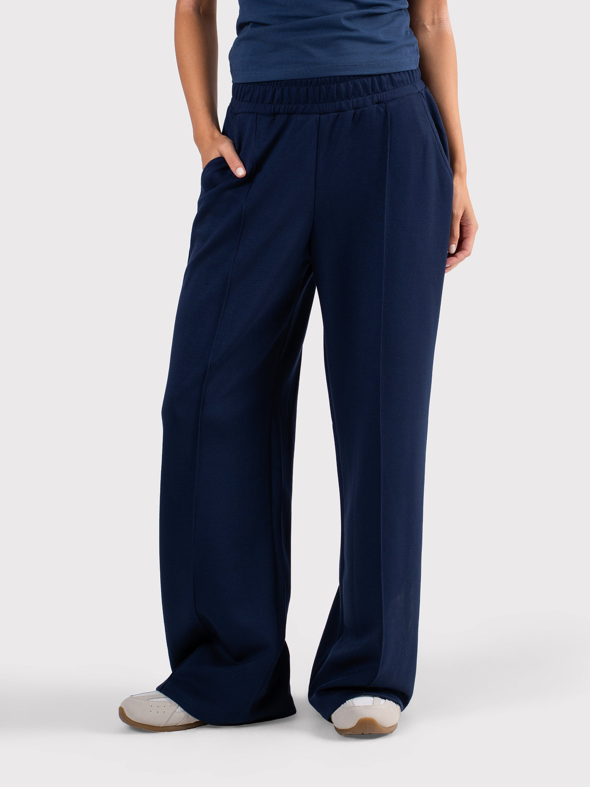 BREATHABLE PLEATED WIDE LEG PANTS NAVY