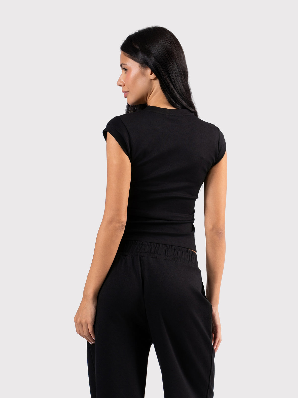 BREATHABLE CINCH TEE - BLACK