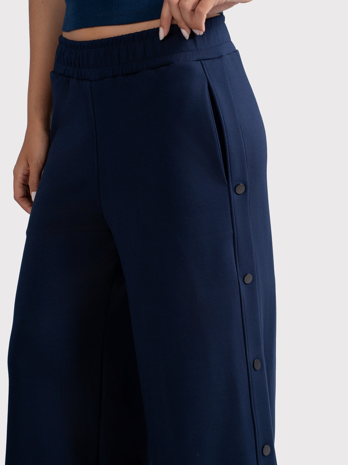 BREATHABLE SNAP PANTS - NAVY