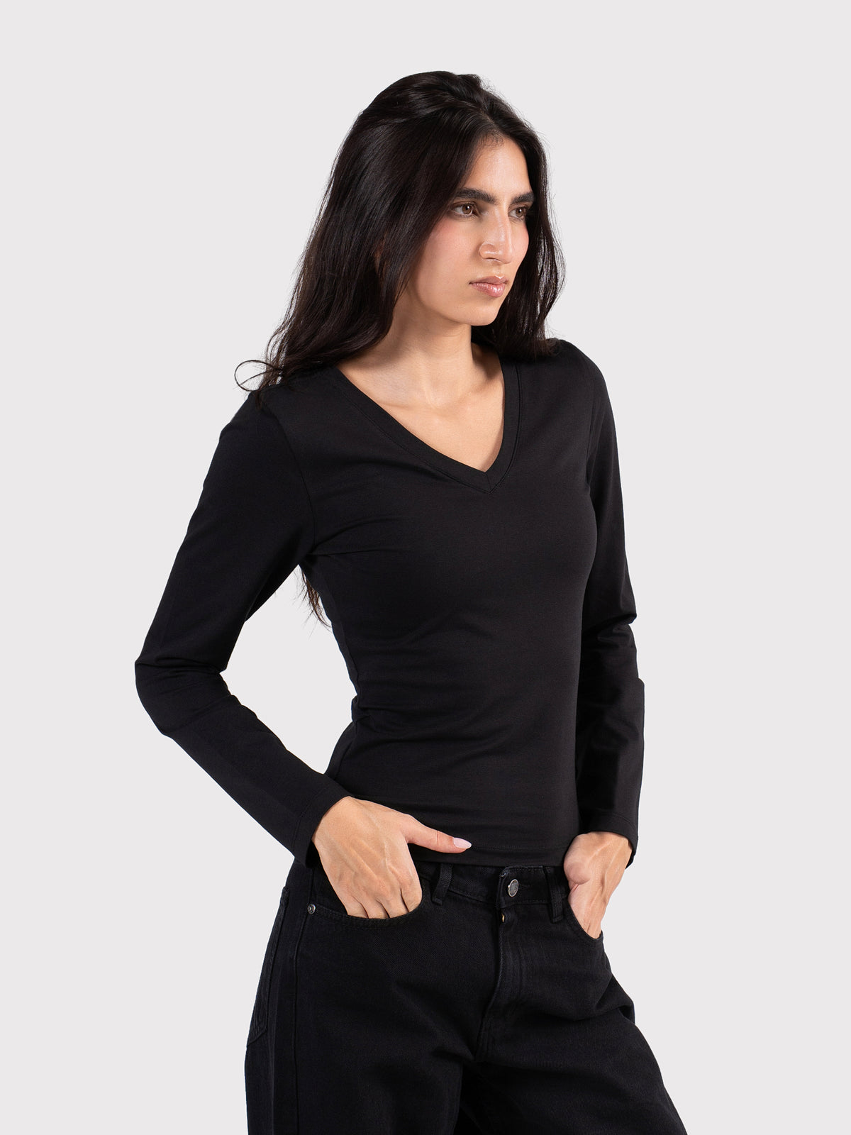 V-NECK LONG SLEEVE TOP BLACK