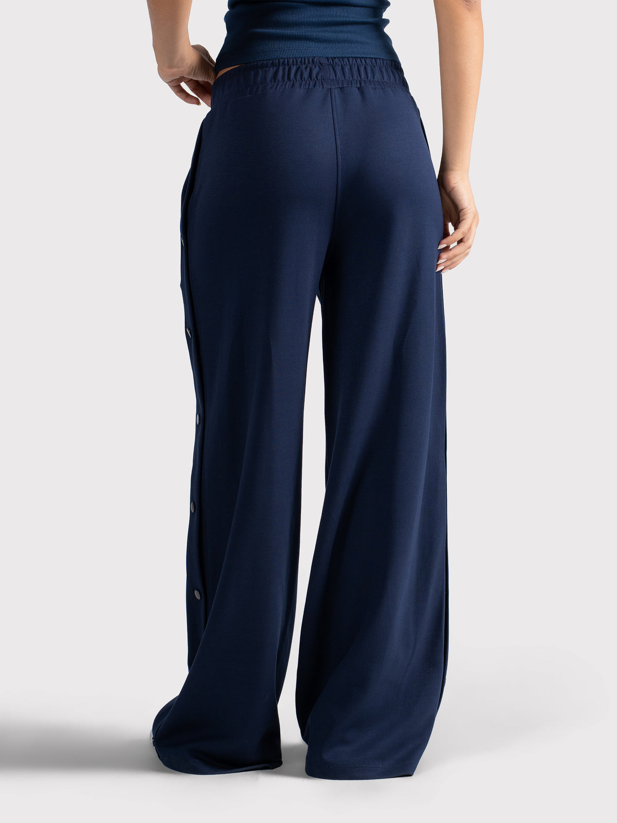 BREATHABLE SNAP PANTS - NAVY