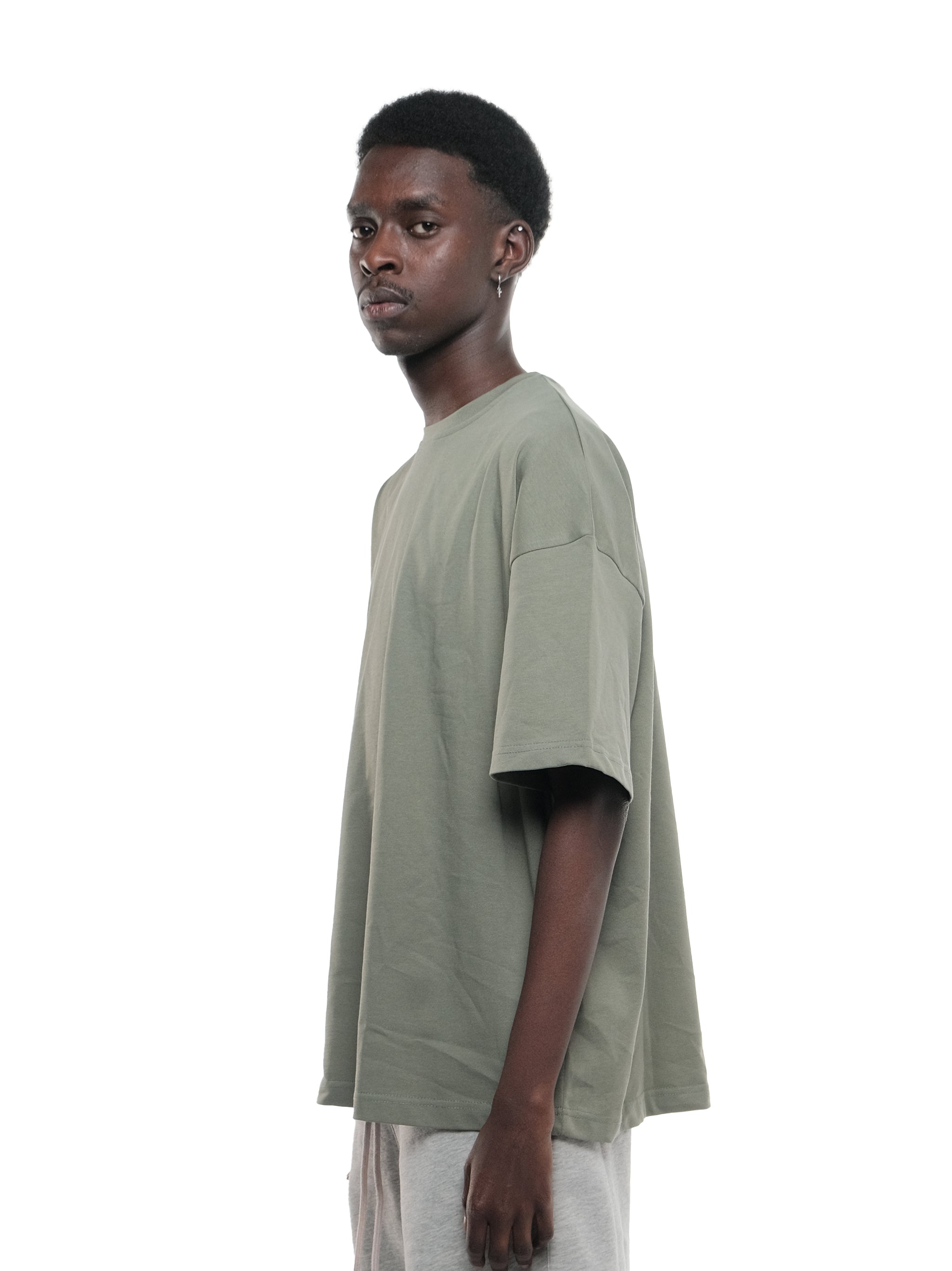 BASIC T-SHIRT