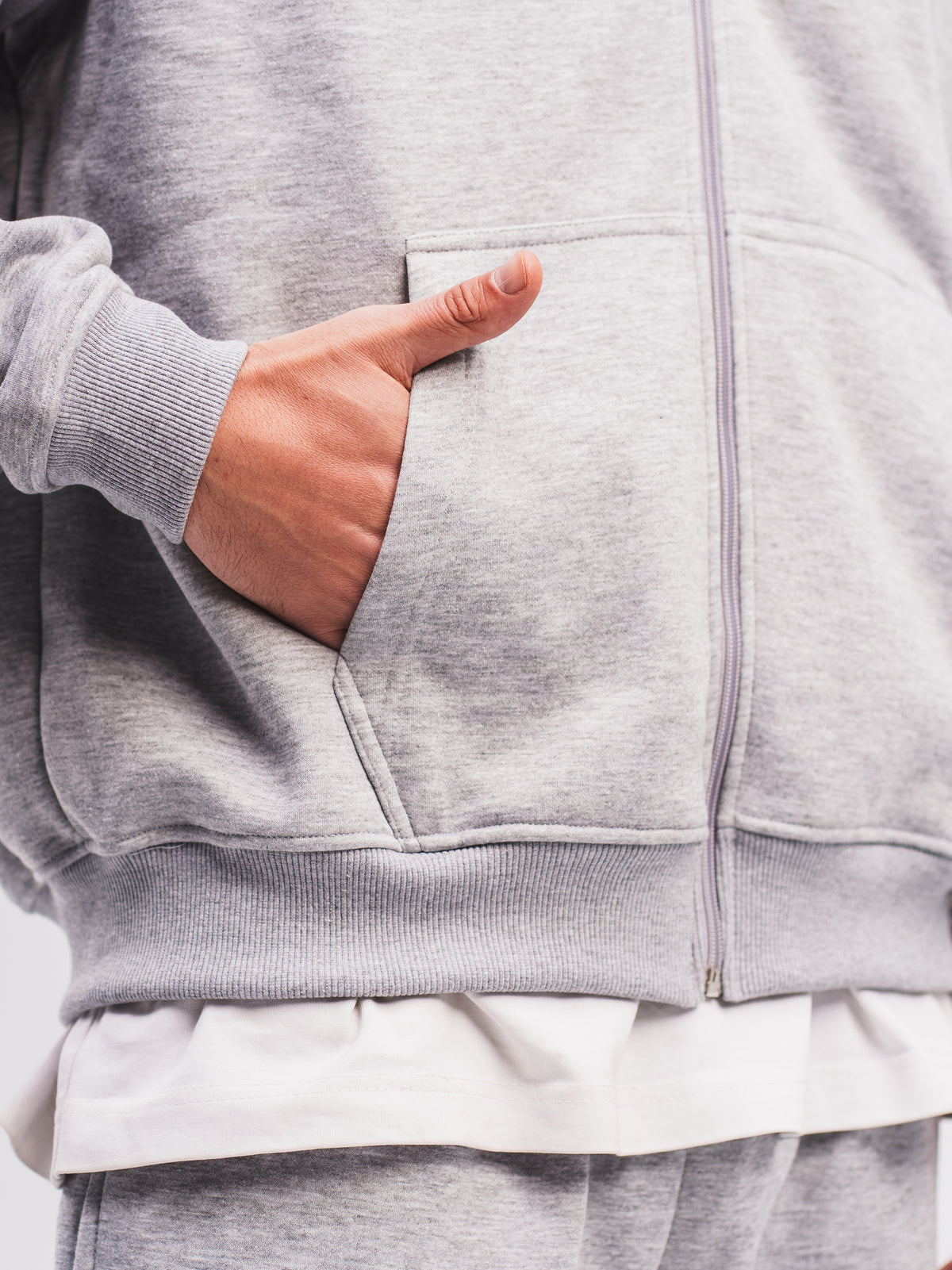 ZIP UP