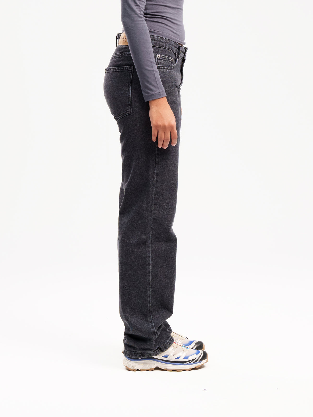 STRAIGHT JEANS