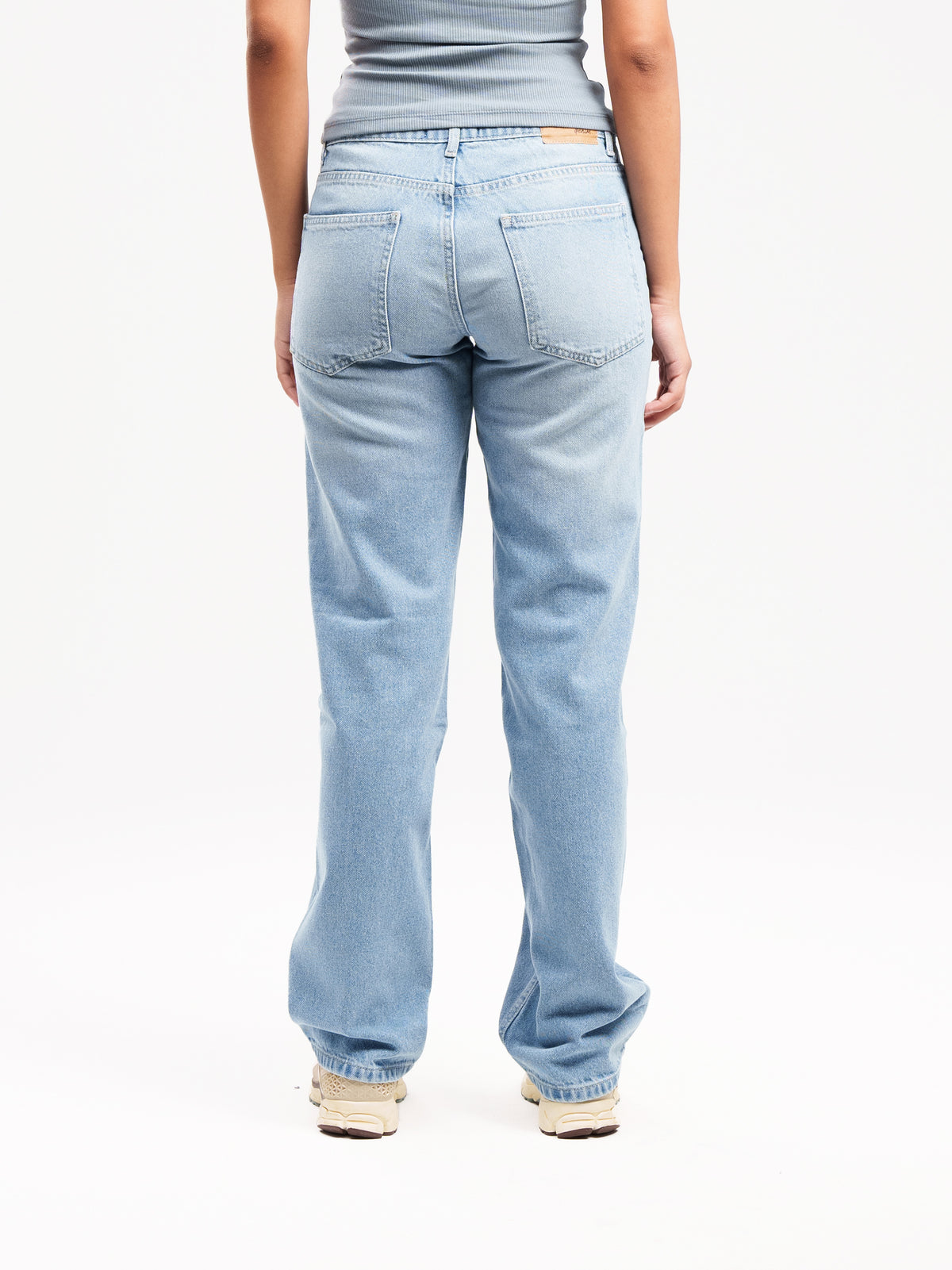STRAIGHT JEANS