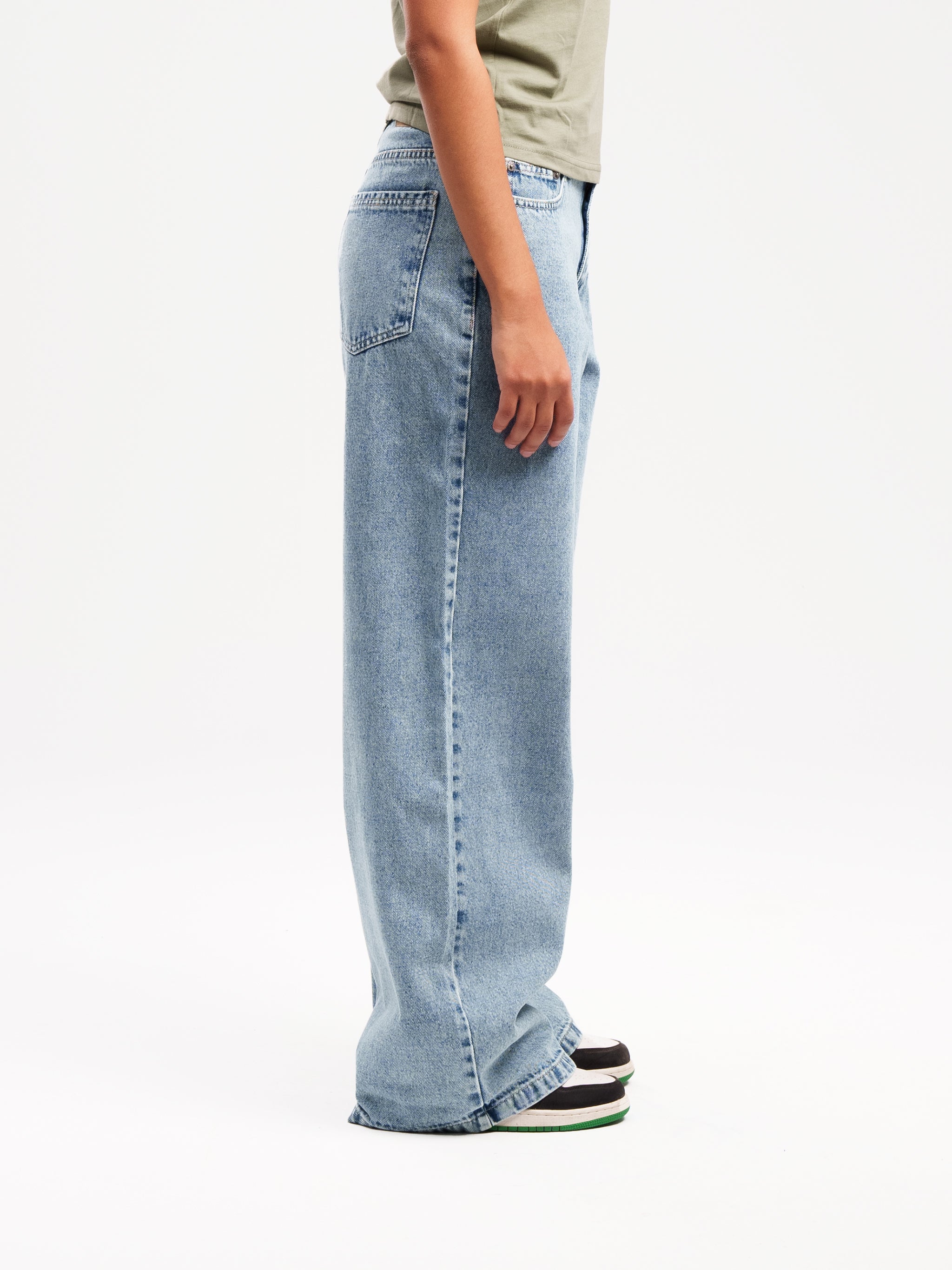 LIGHT BLUE BAGGY JEANS