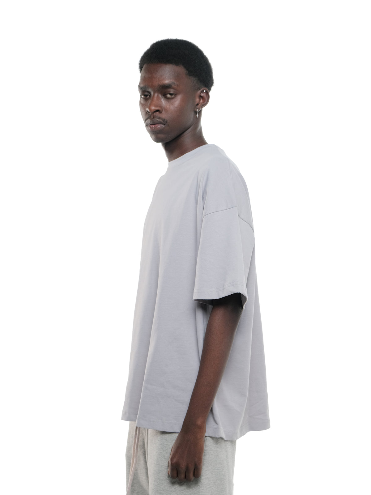 BASIC T-SHIRT