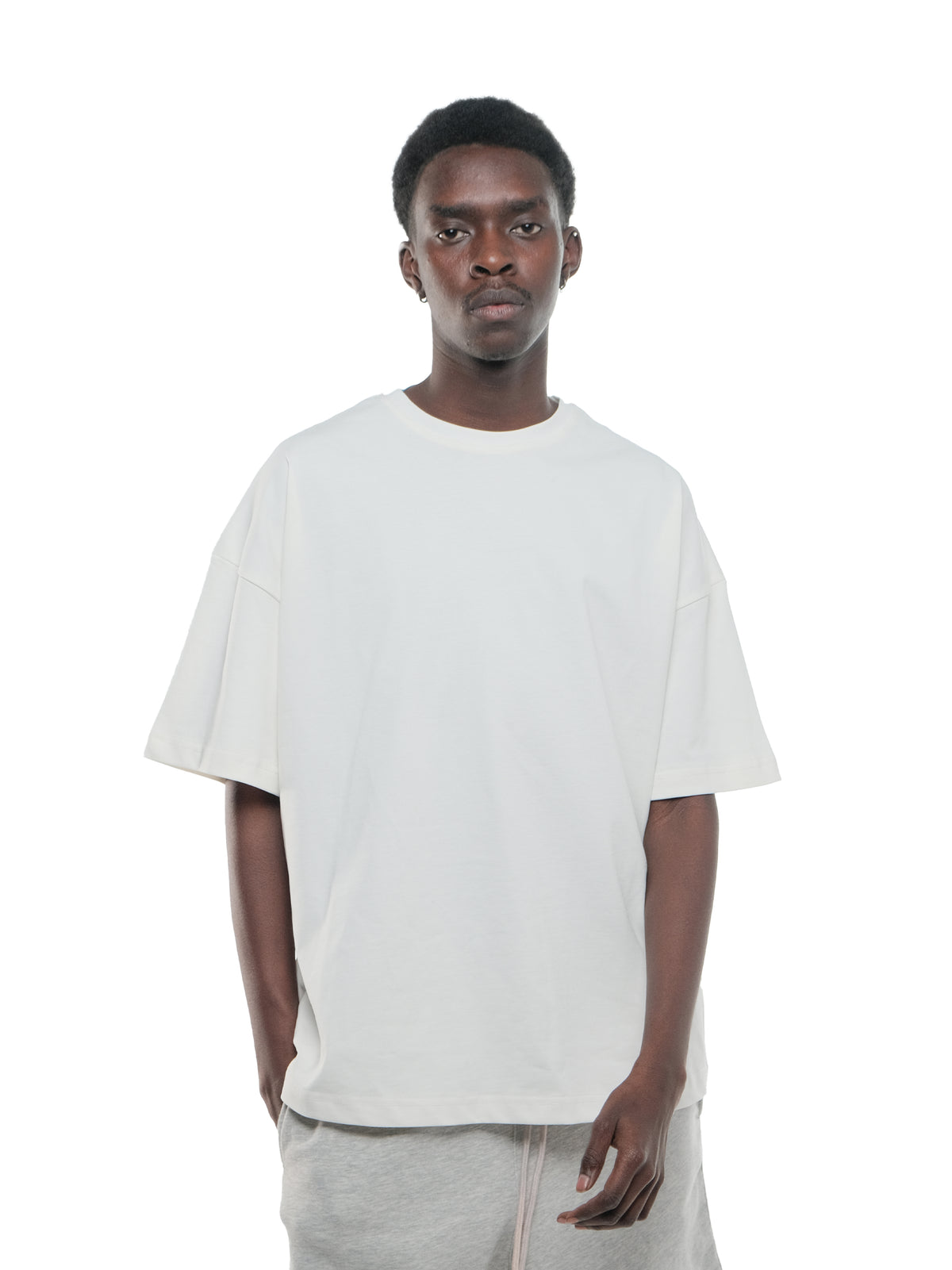 BASIC T-SHIRT
