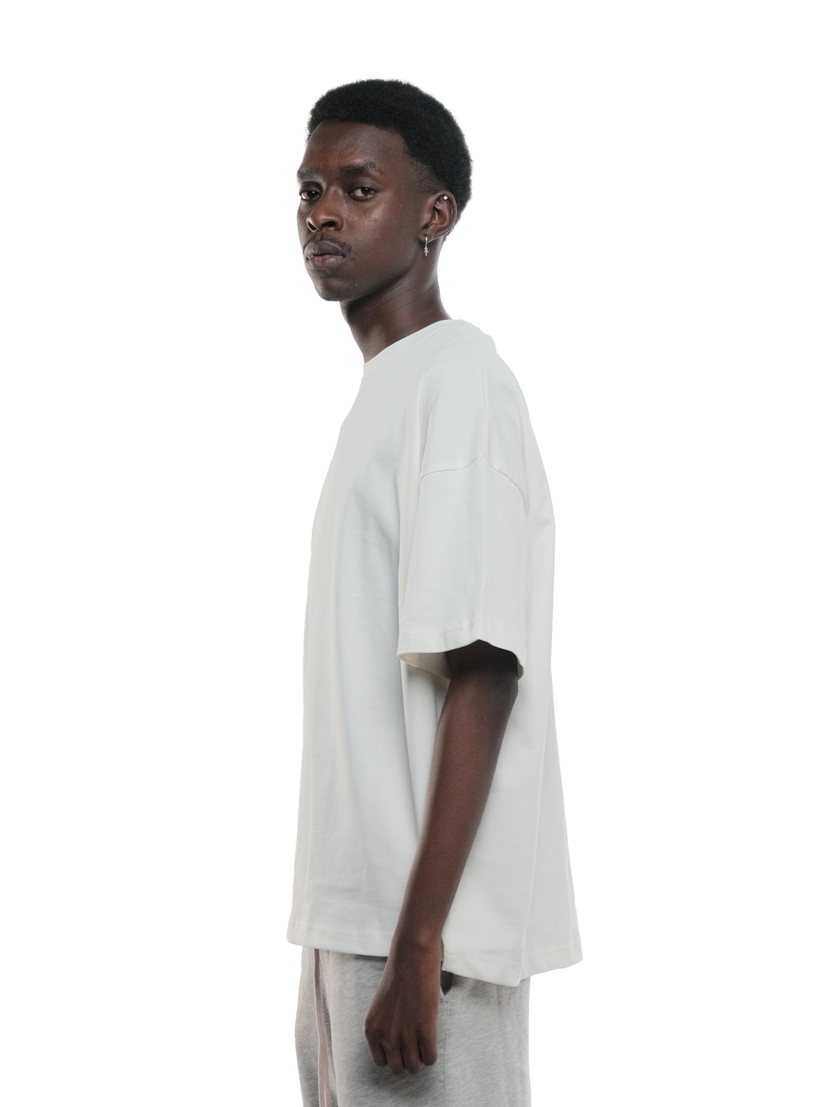 BASIC T-SHIRT