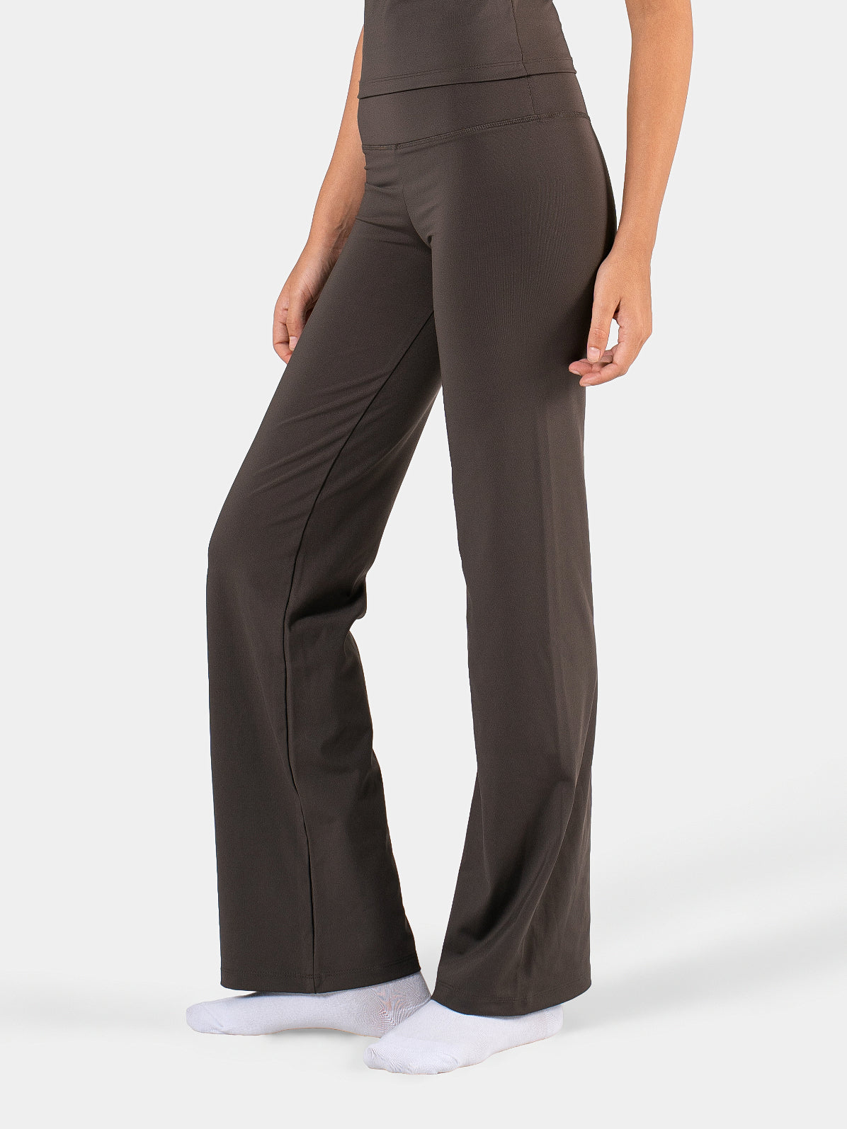 MOVE STRAIGHT LEG YOGA PANTS BROWN 3