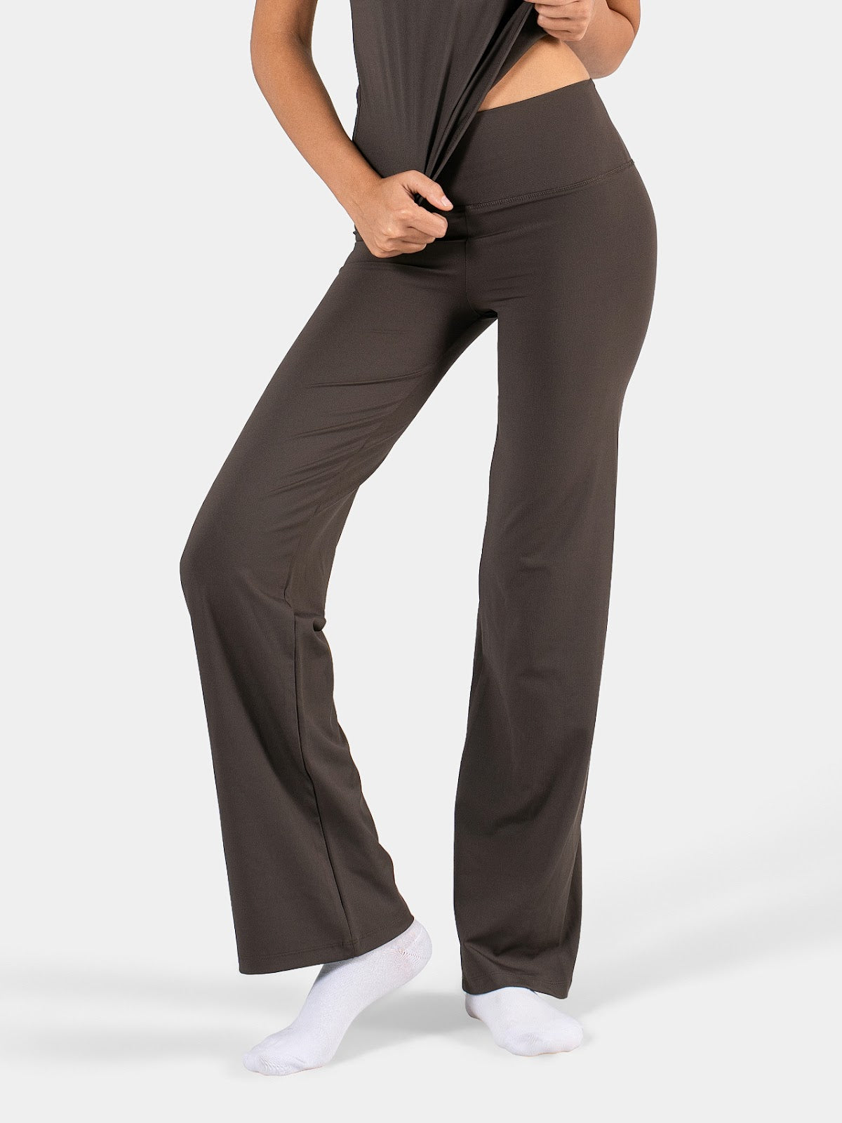 MOVE STRAIGHT LEG YOGA PANTS BROWN 1