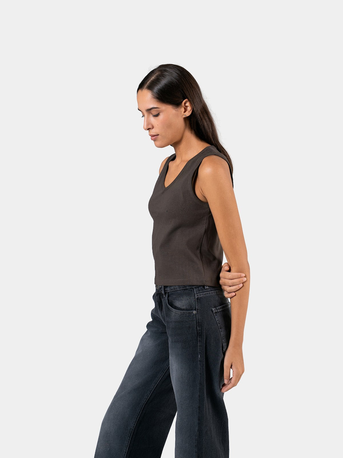 RELAXED V-NECK TANK TOP BROWN 3