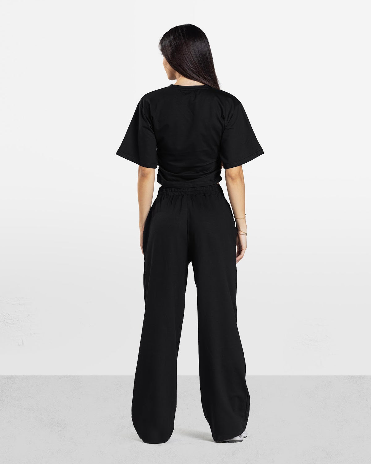 CONTOUR TEE BLACK 2